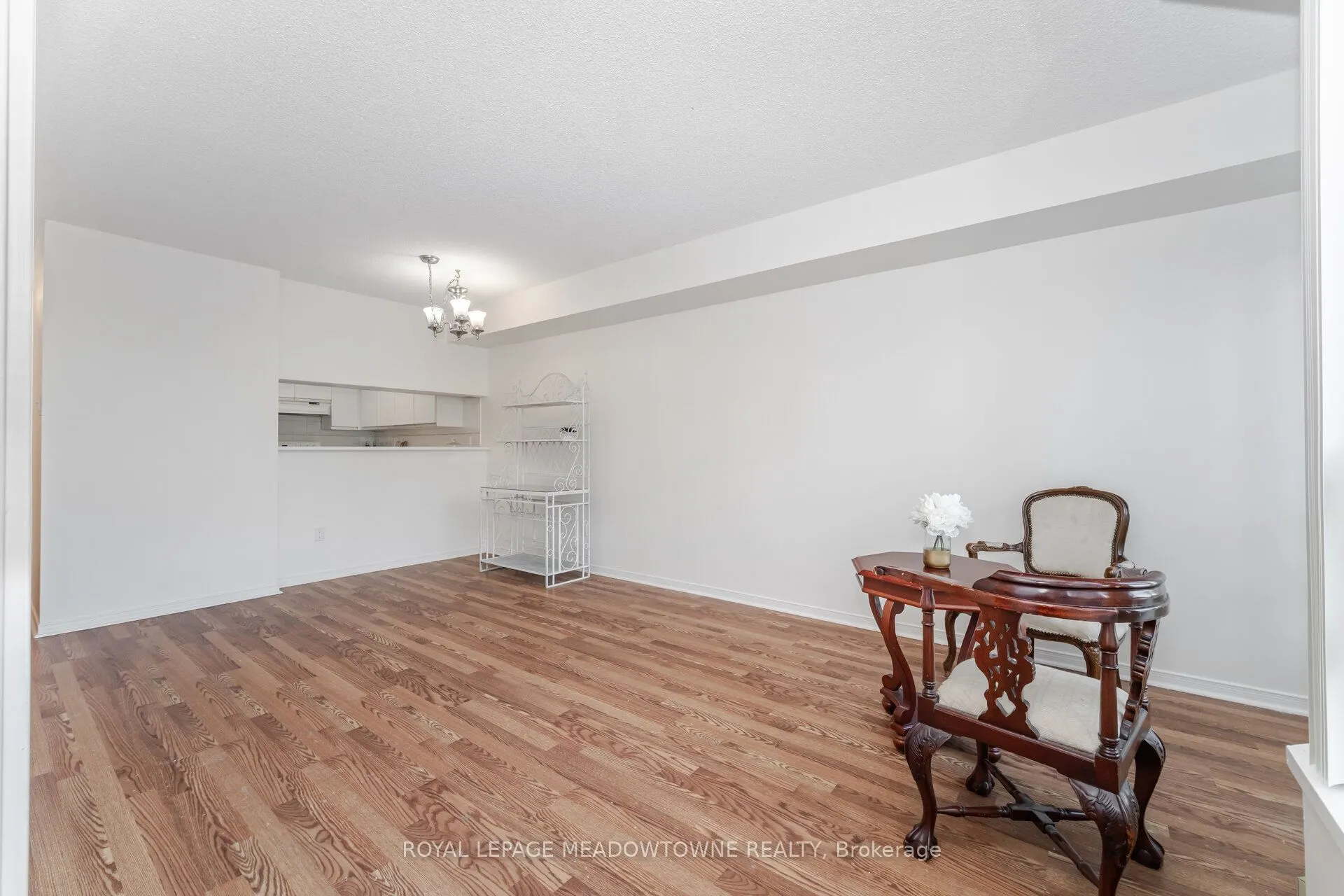 75 King Street E, #406