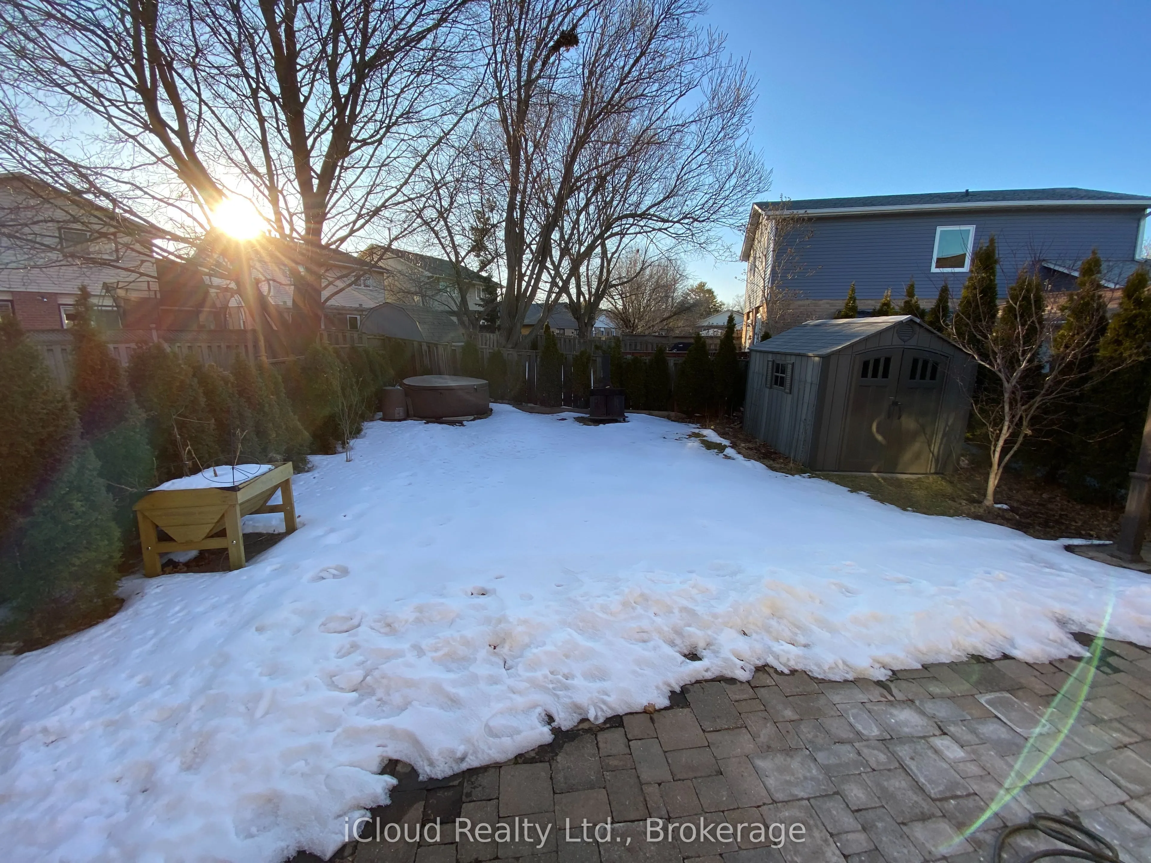 3221 Victoria Street, #Upper