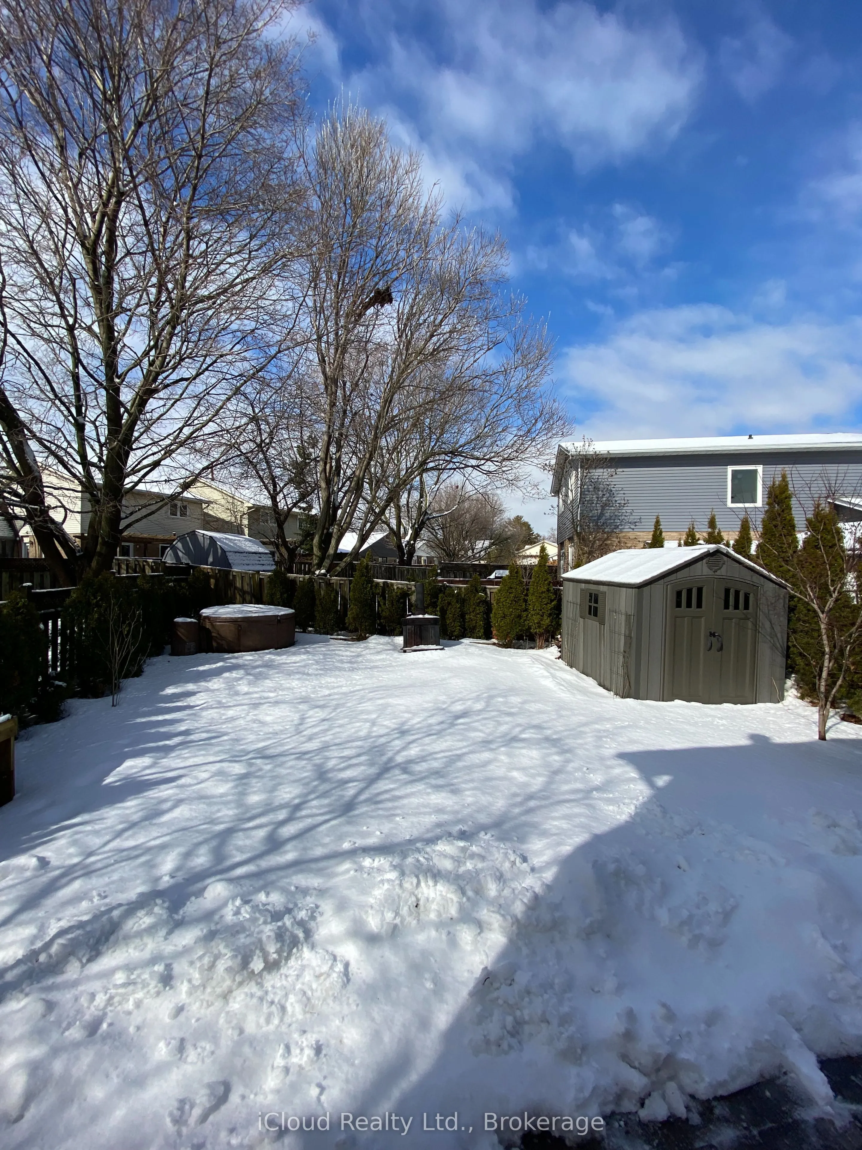 3221 Victoria Street, #Upper