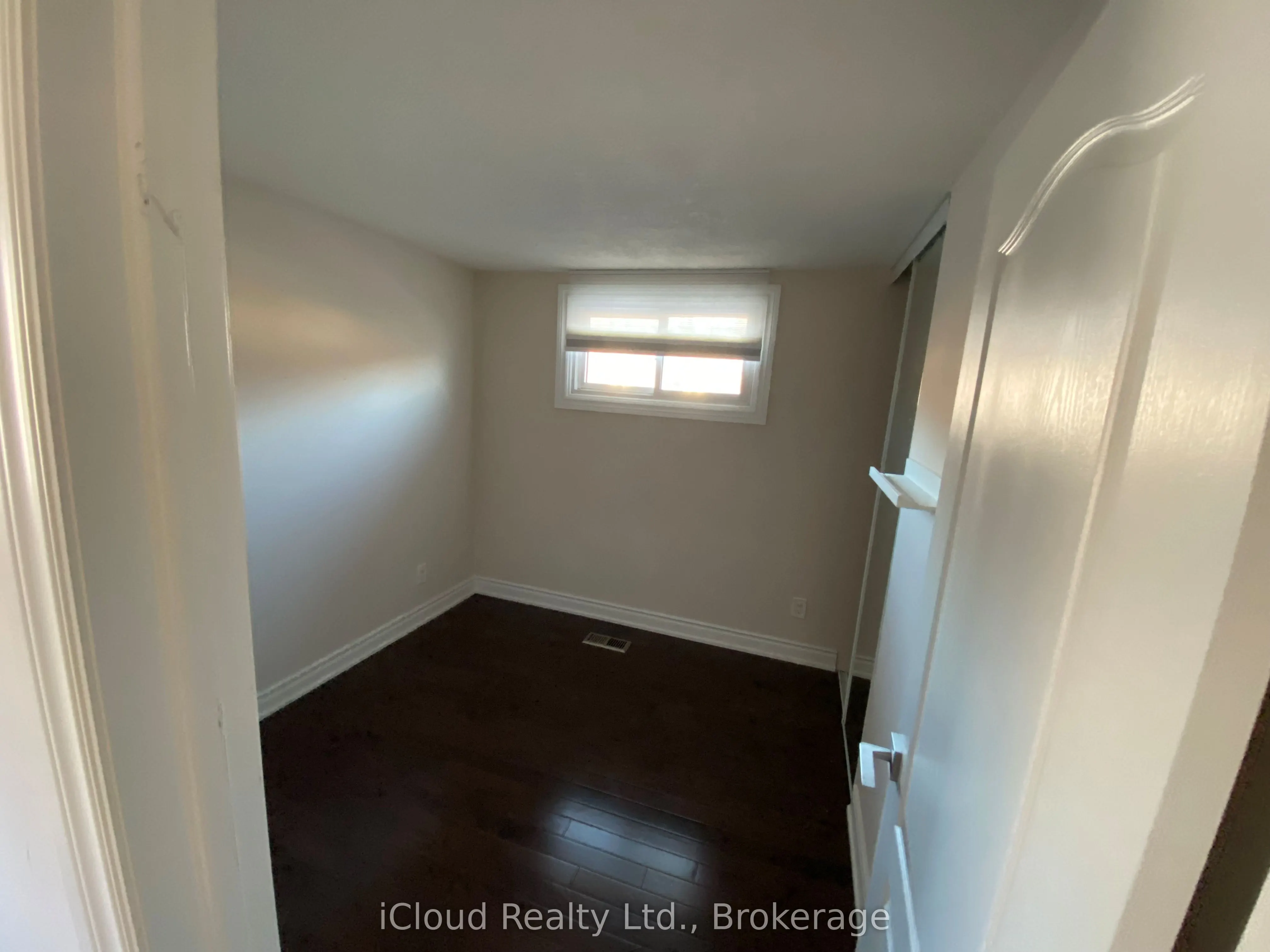 3221 Victoria Street, #Upper