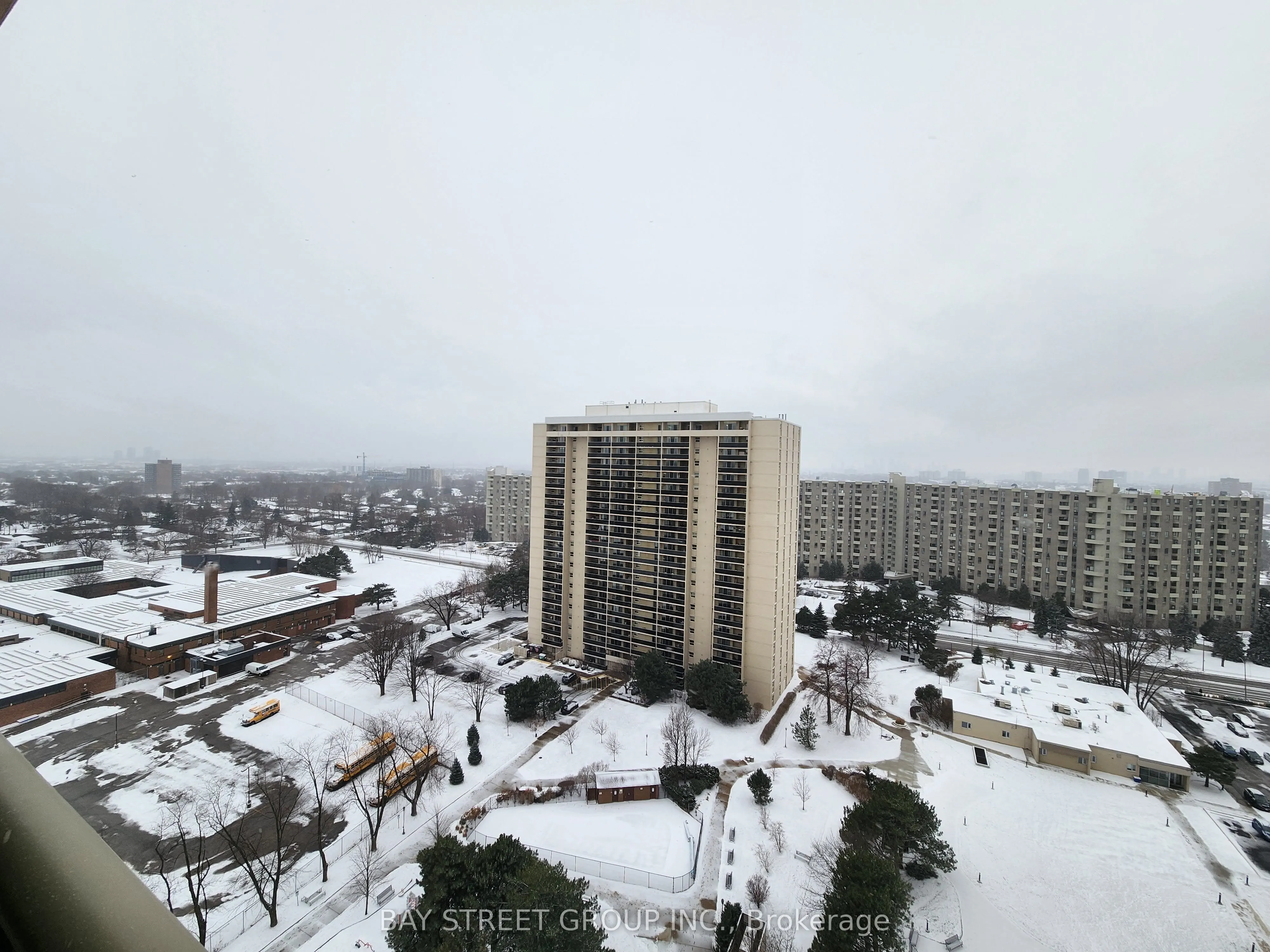812 Burnhamthorpe Road, #2009