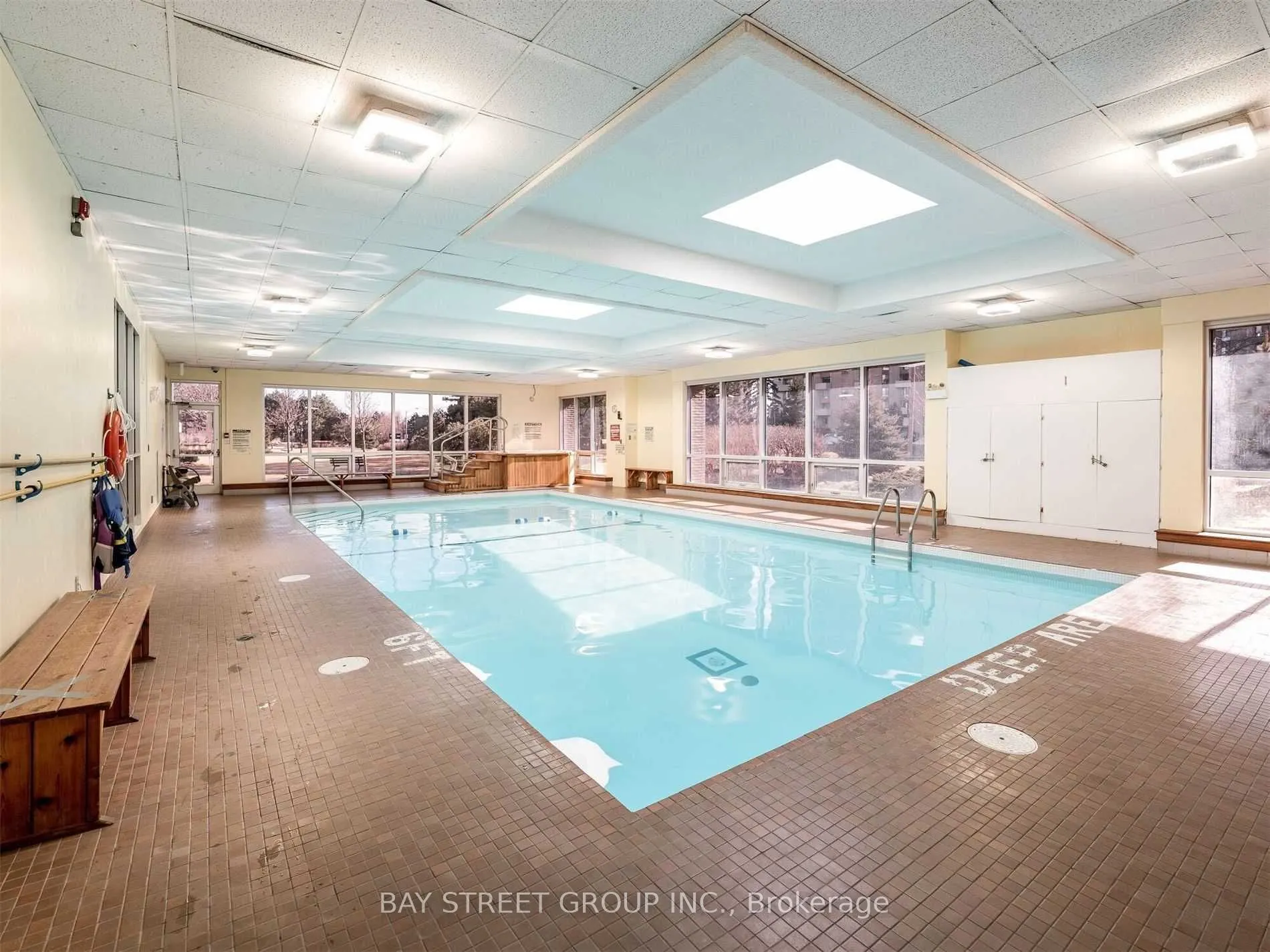 812 Burnhamthorpe Road, #2009