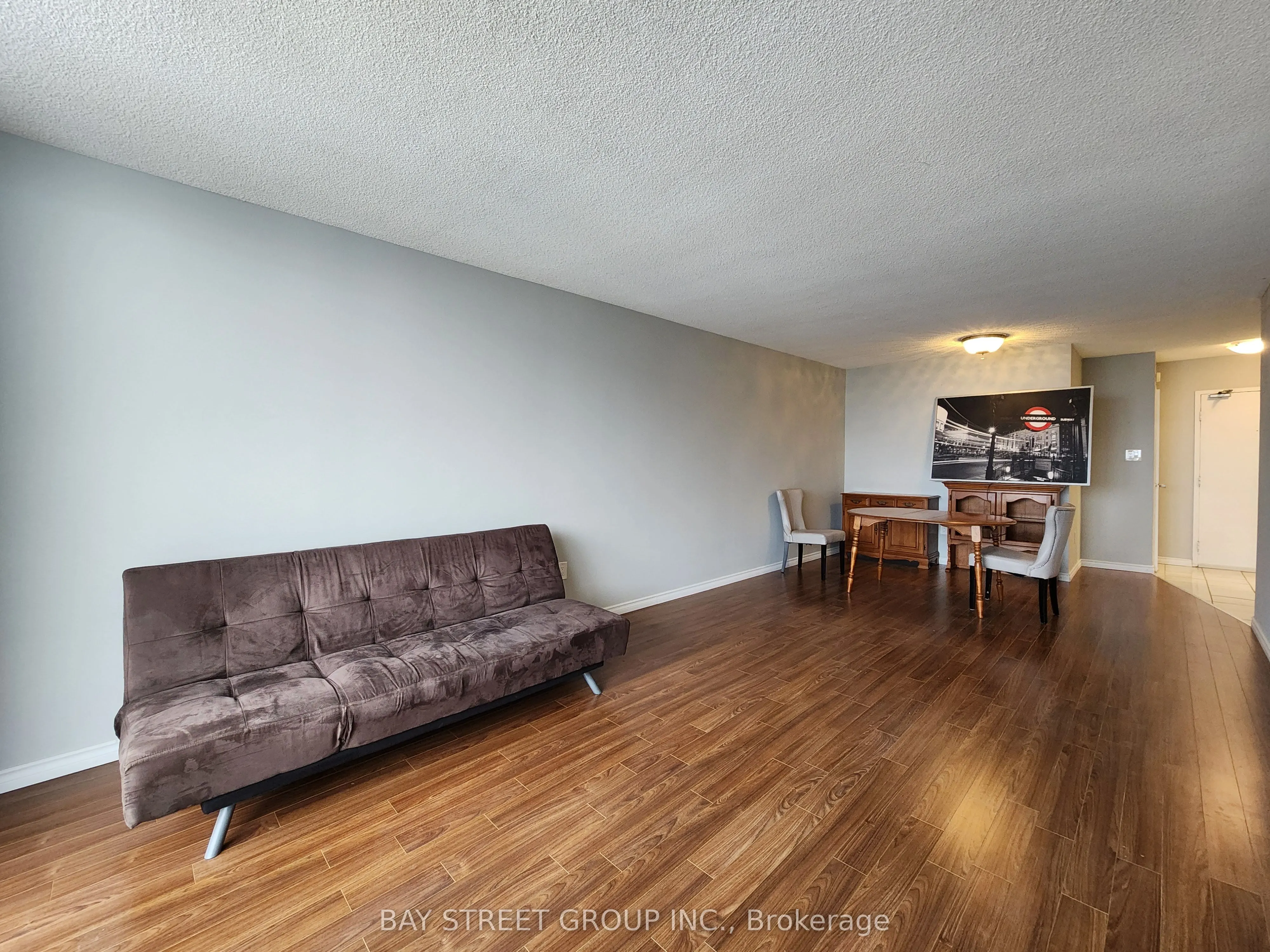812 Burnhamthorpe Road, #2009