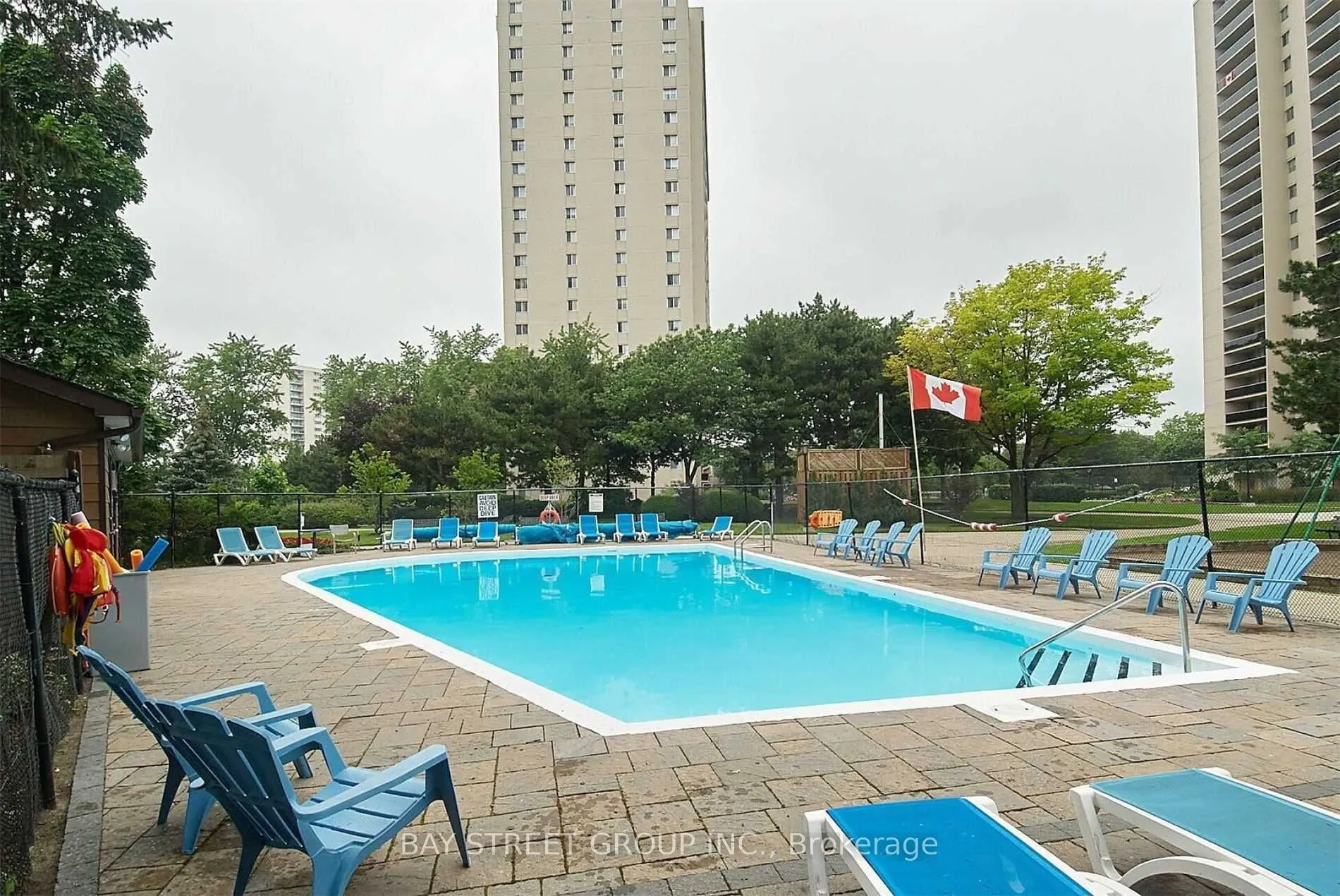 812 Burnhamthorpe Road, #2009