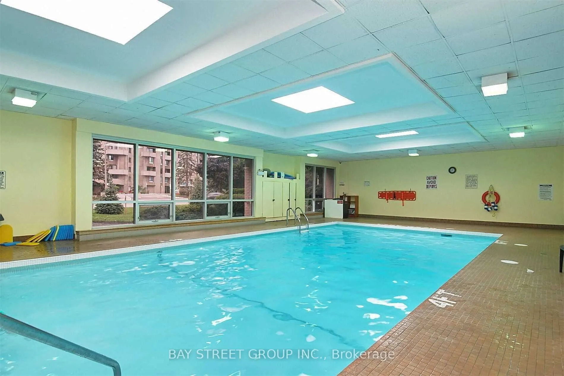 812 Burnhamthorpe Road, #2009