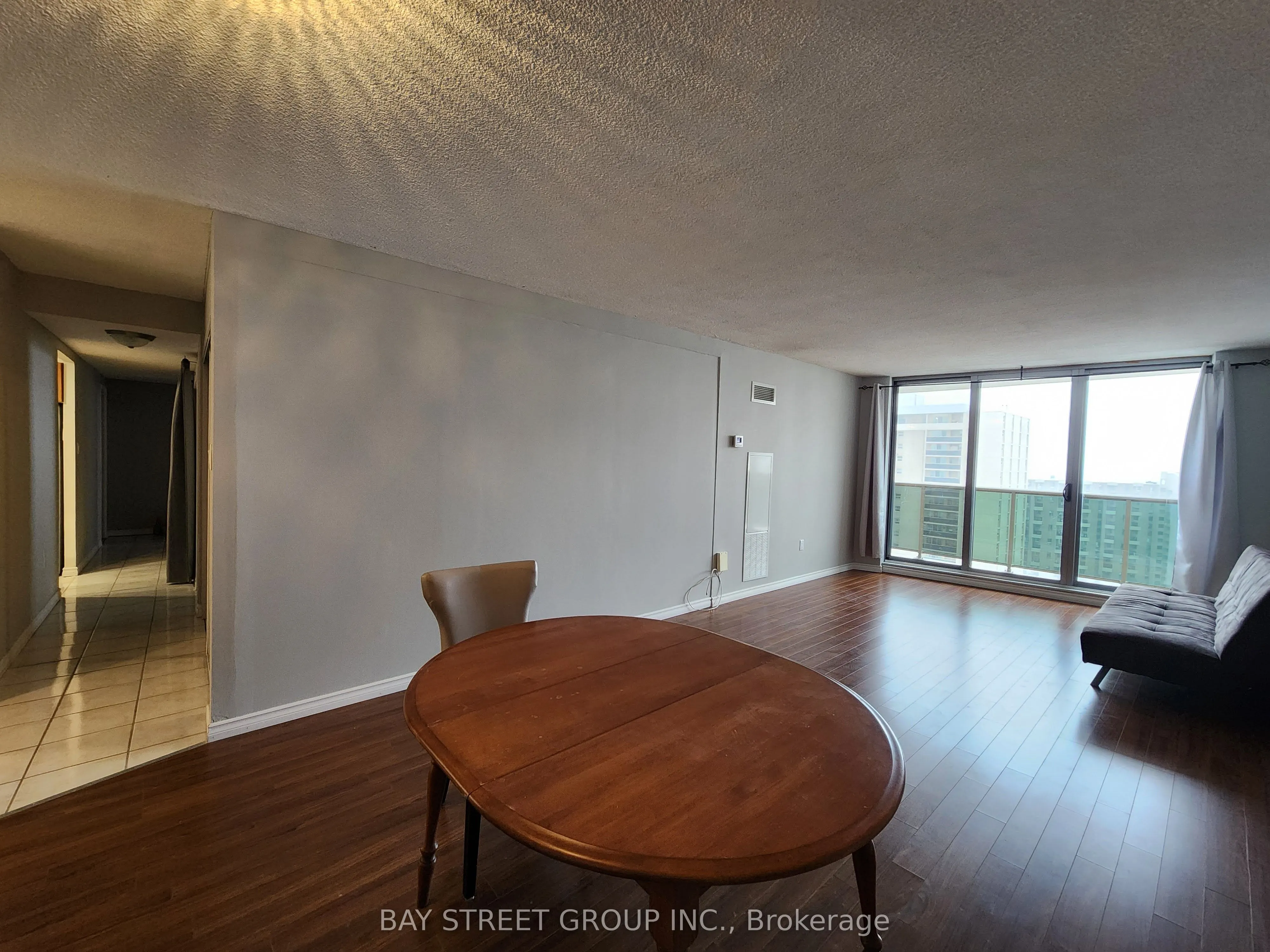 812 Burnhamthorpe Road, #2009