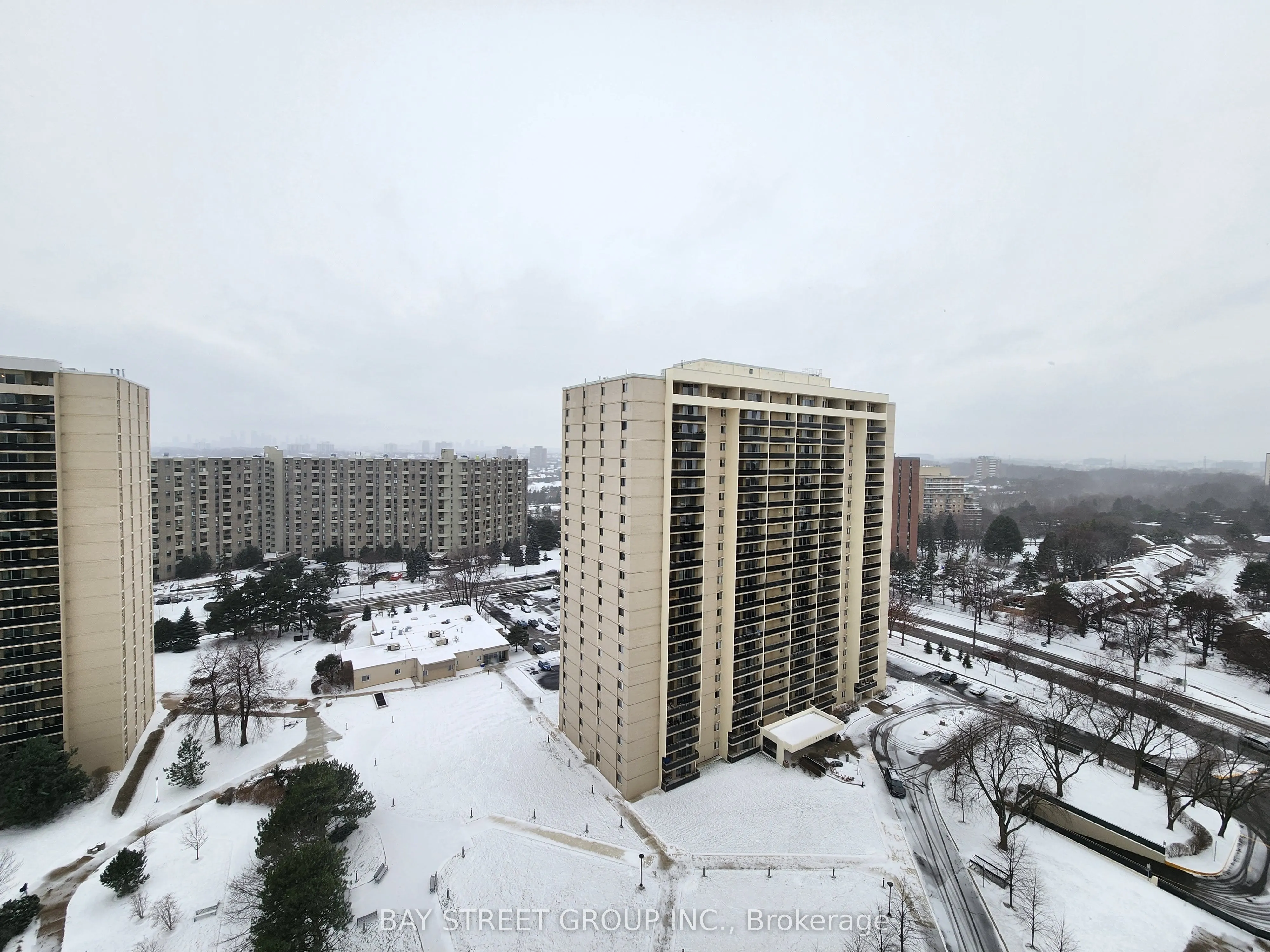812 Burnhamthorpe Road, #2009
