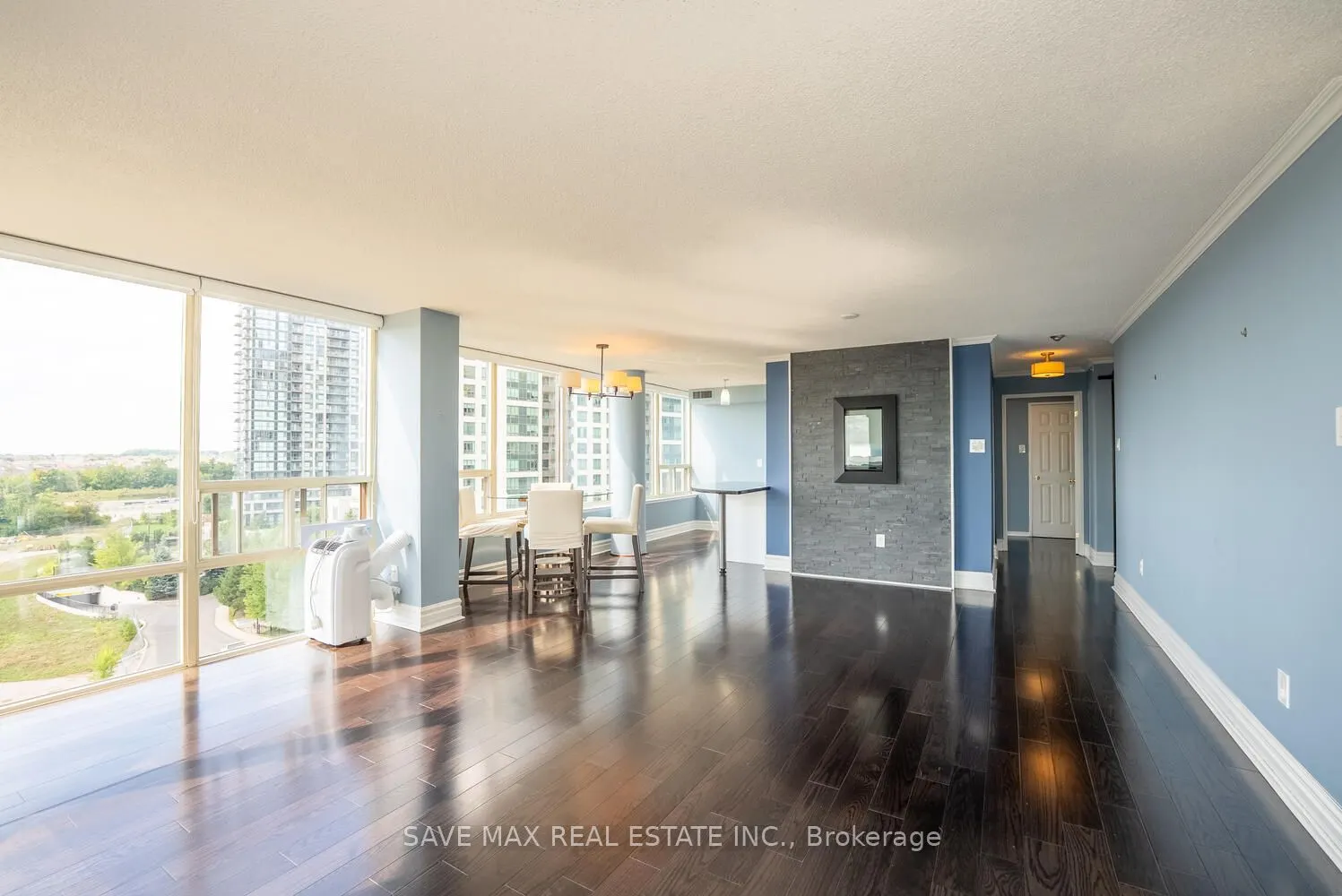 350 Rathburn Rd Road W, #904