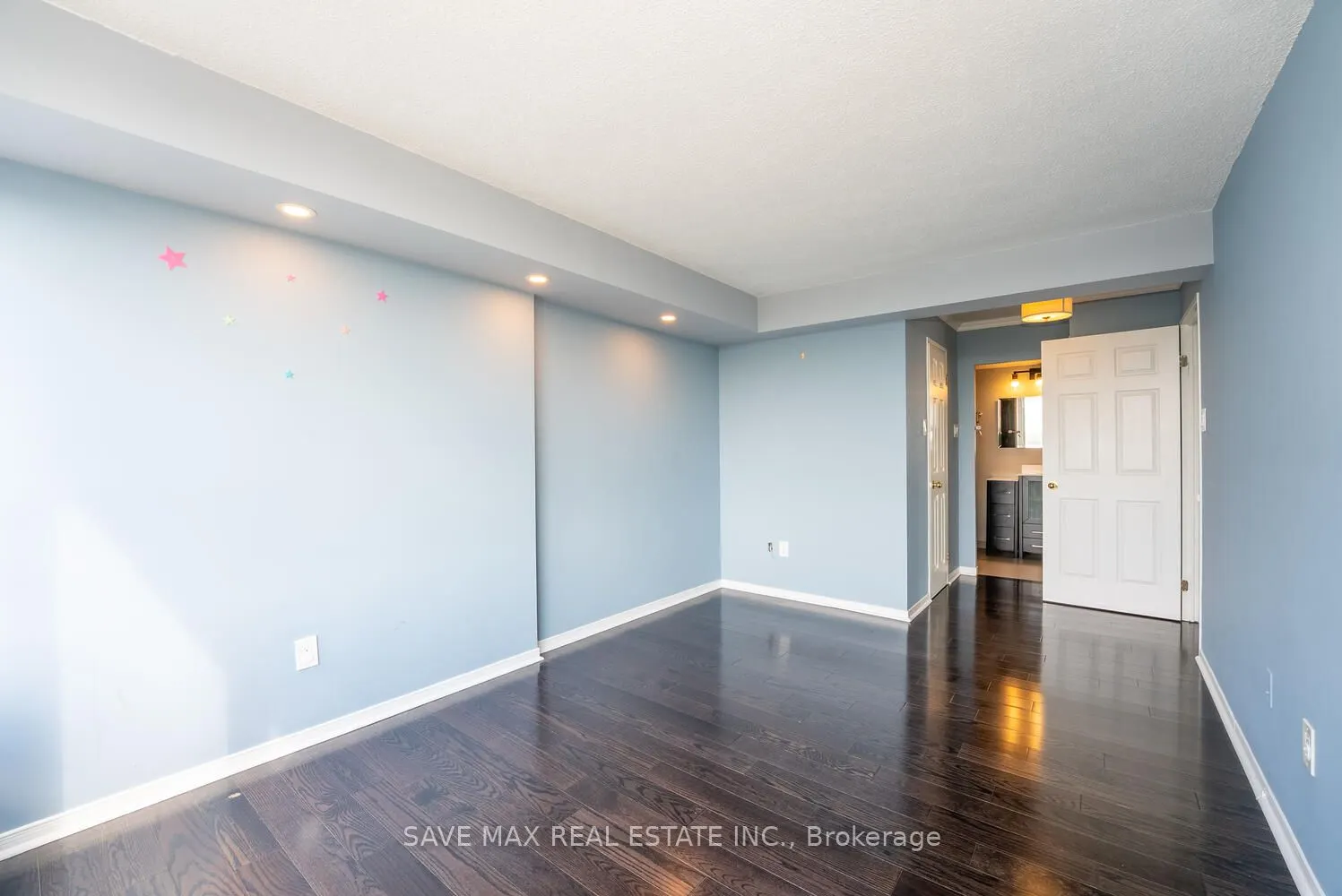 350 Rathburn Rd Road W, #904