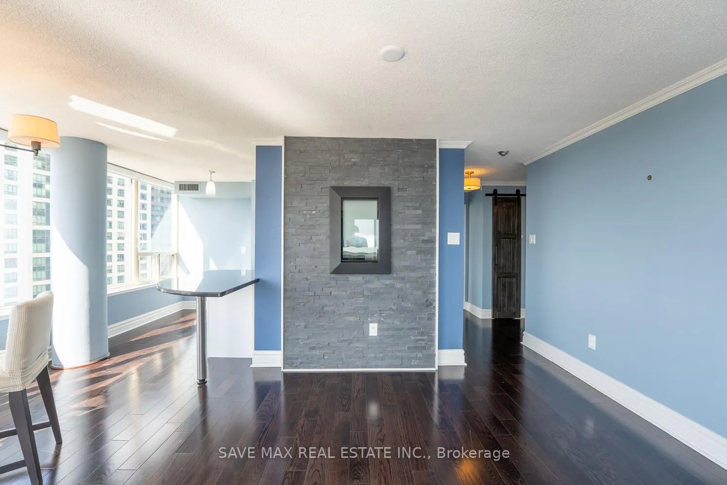 350 Rathburn Rd Road W, #904