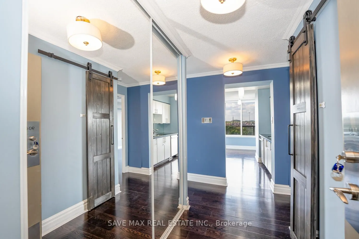350 Rathburn Rd Road W, #904