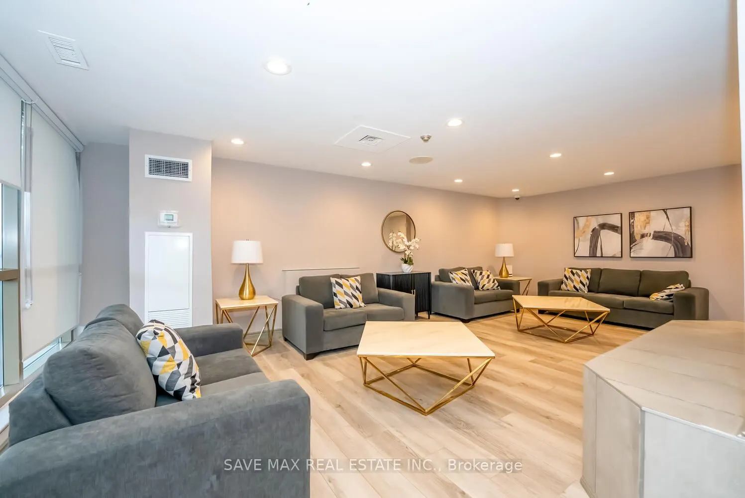 350 Rathburn Rd Road W, #904