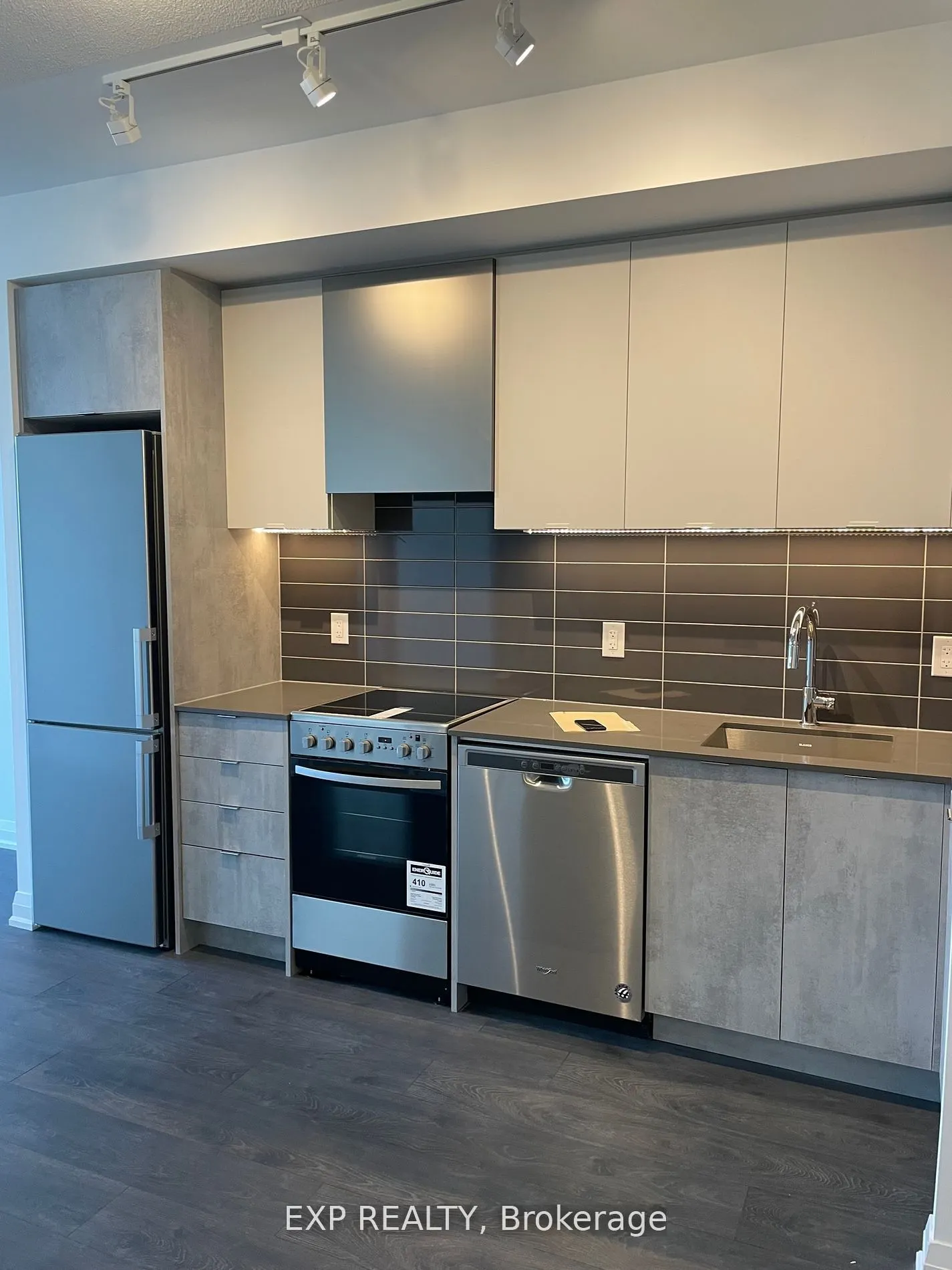 30 Gibbs Road, #3210