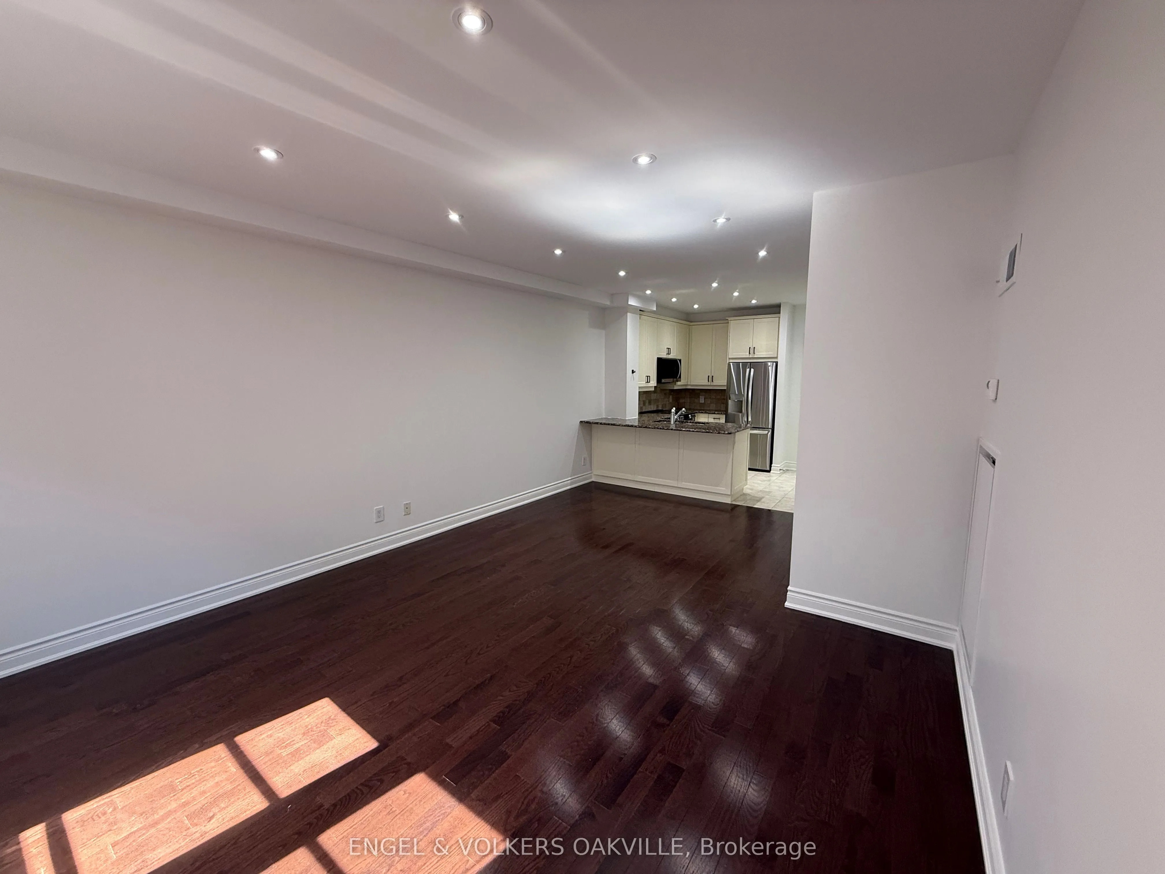 60 Ann Street, #209