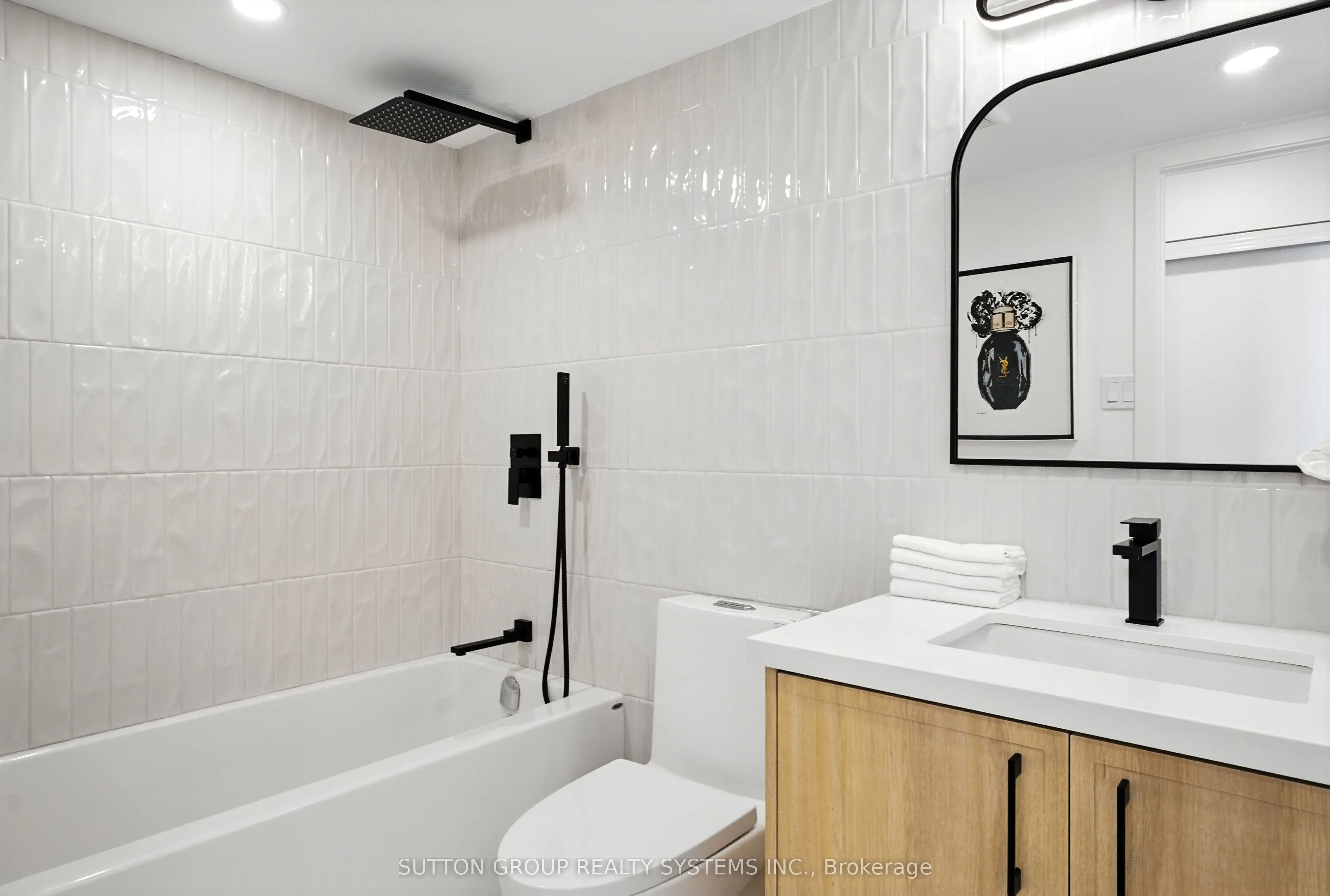 812 Burnhamthorpe Road, #907
