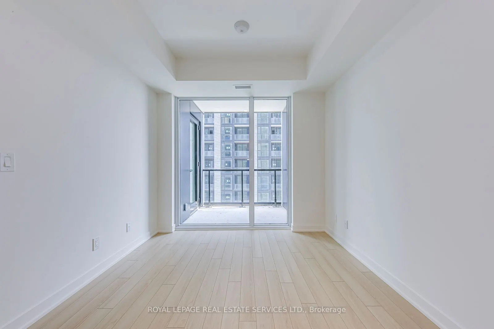 3079 Trafalgar Road, #911