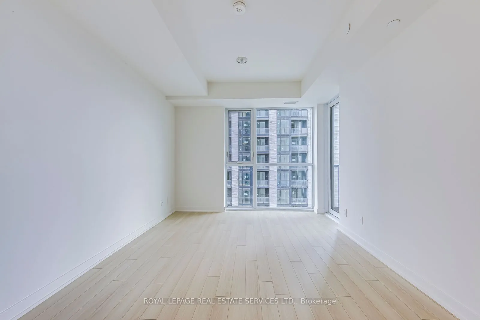 3079 Trafalgar Road, #911