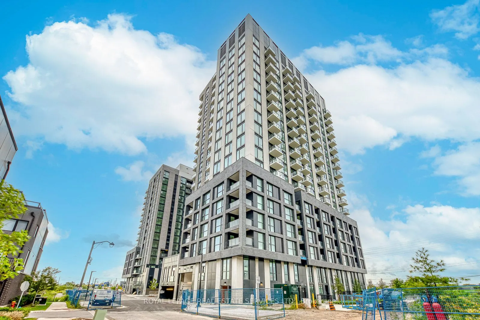 3079 Trafalgar Road, #911