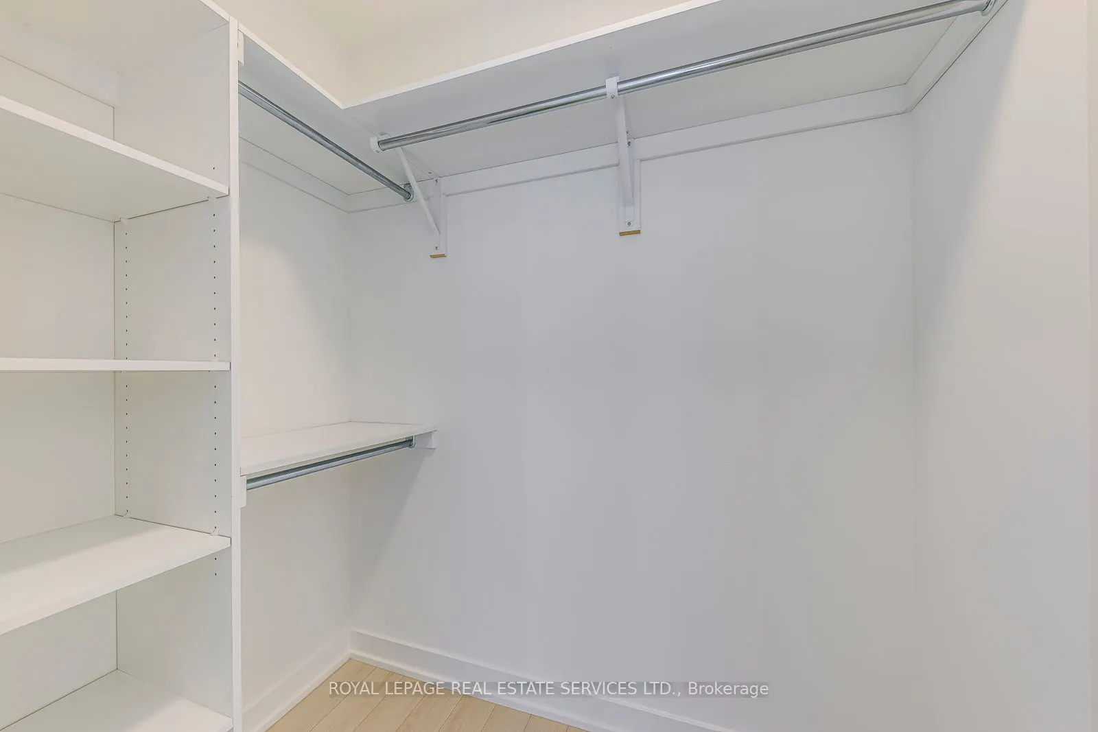 3079 Trafalgar Road, #911