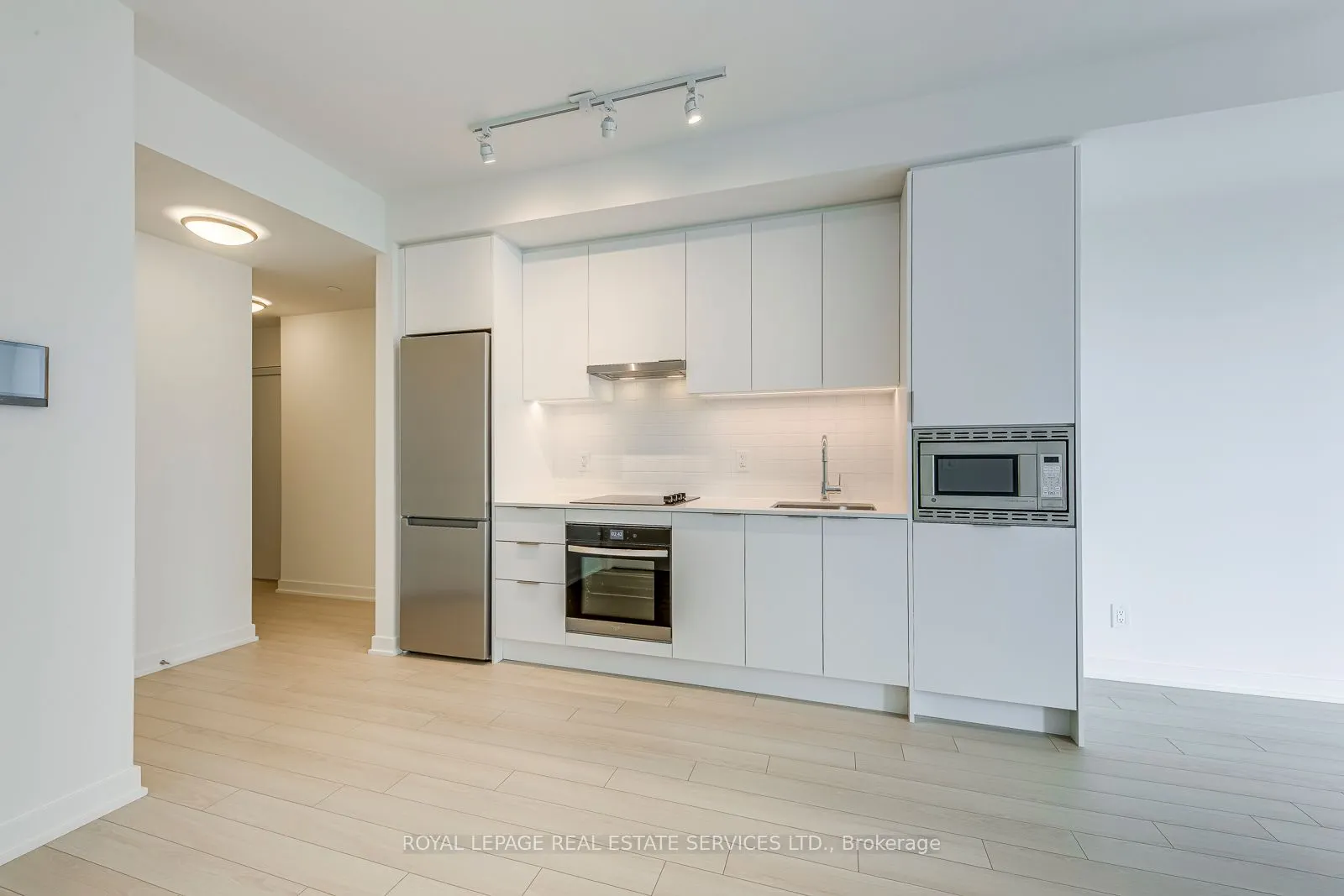 3079 Trafalgar Road, #911