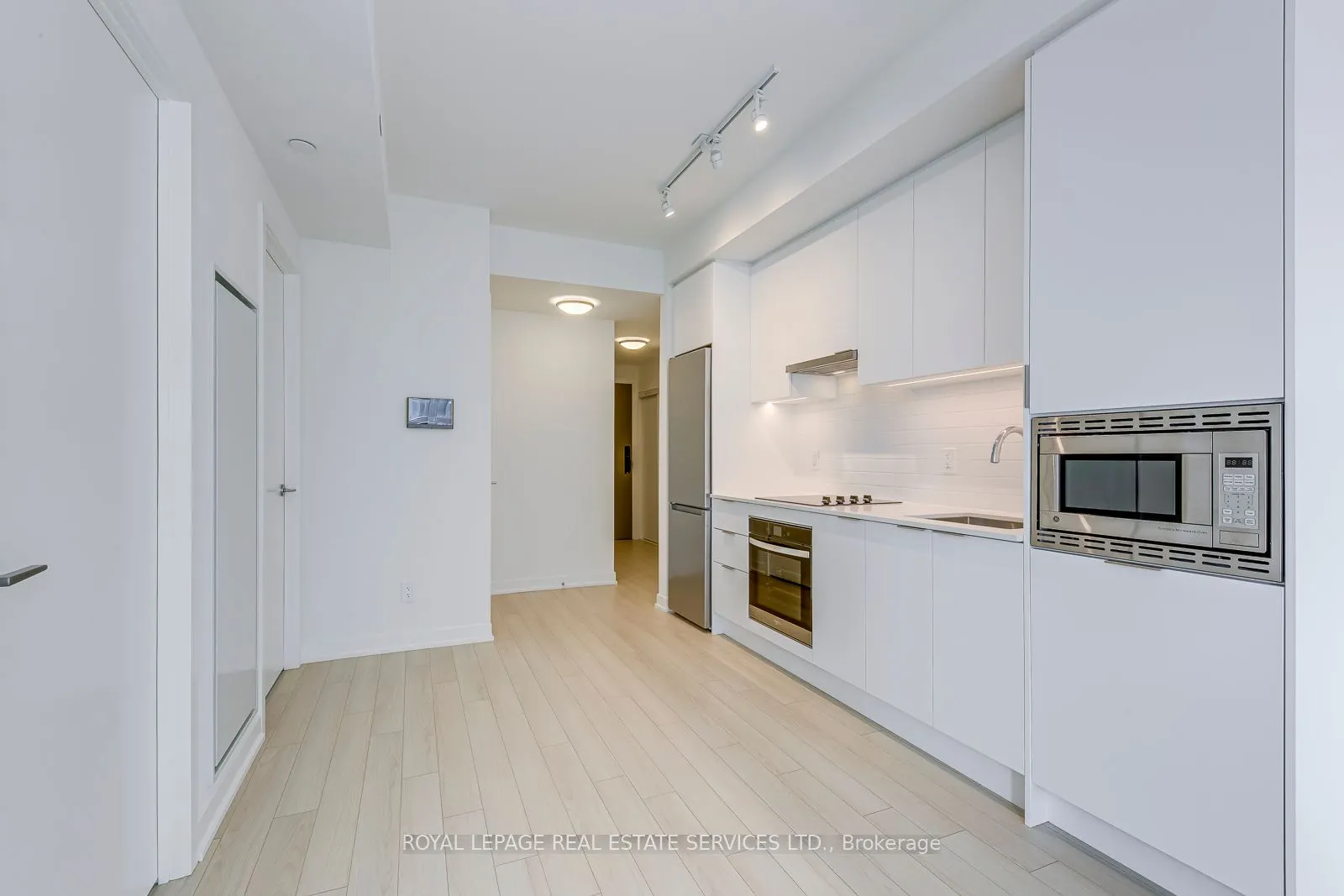 3079 Trafalgar Road, #911