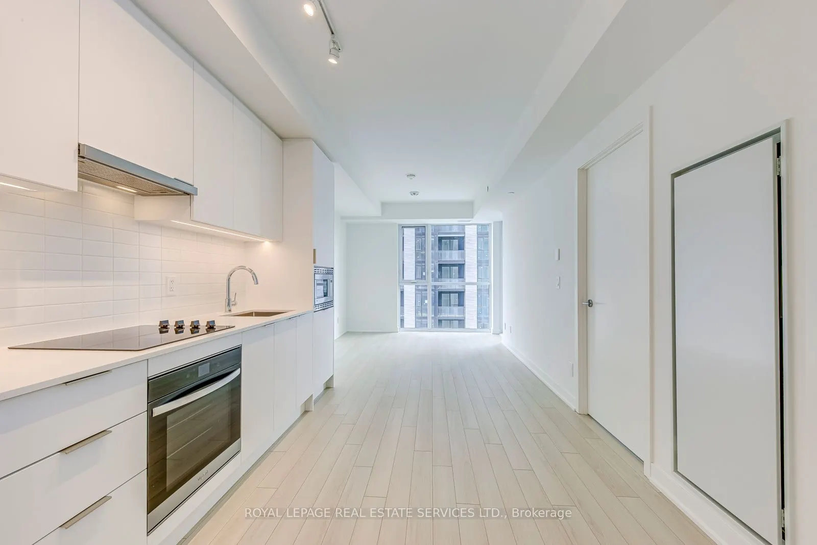 3079 Trafalgar Road, #911