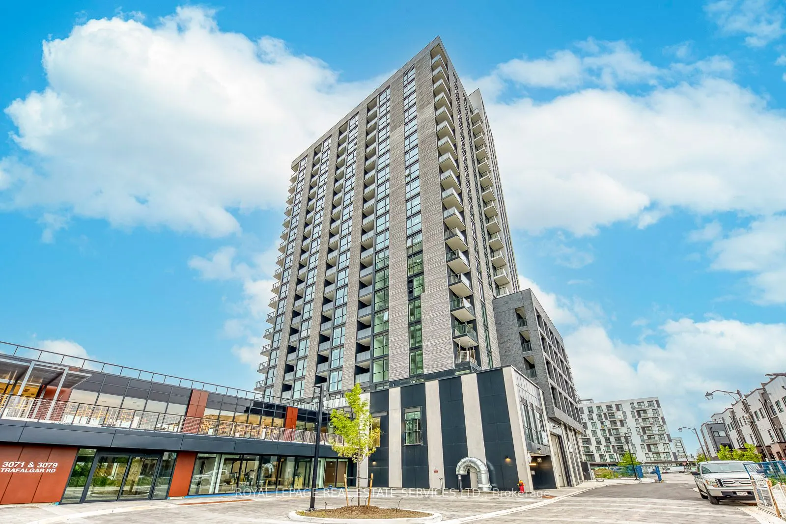 3079 Trafalgar Road, #911