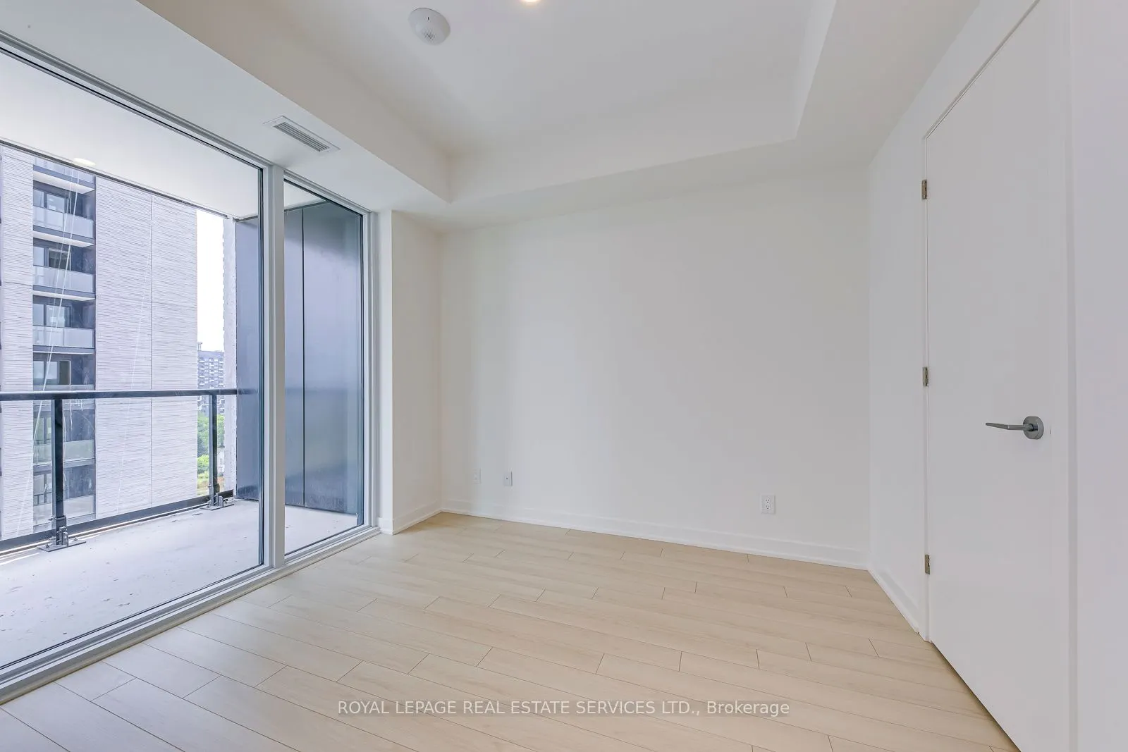 3079 Trafalgar Road, #911