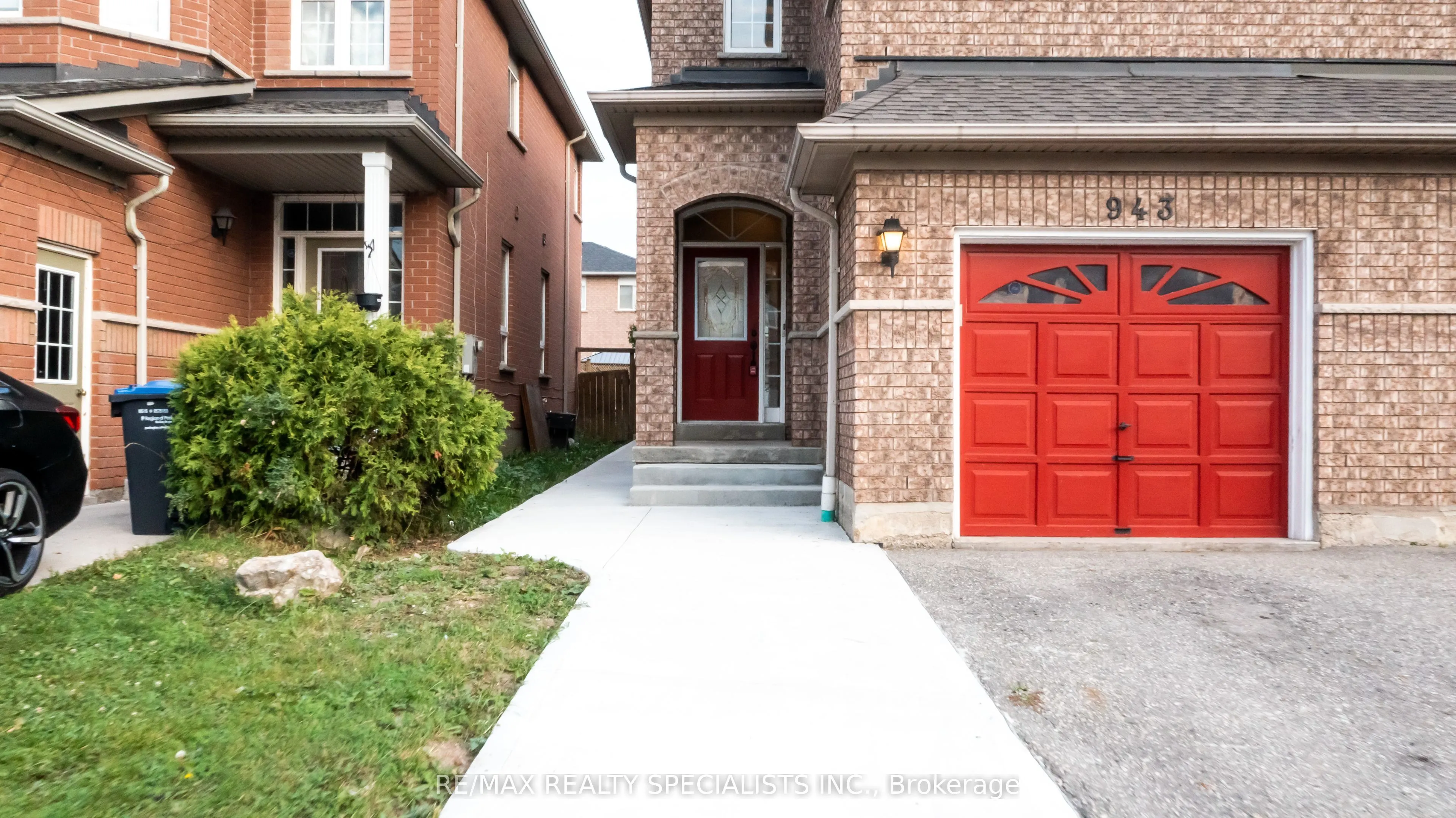 943 Khan Crescent