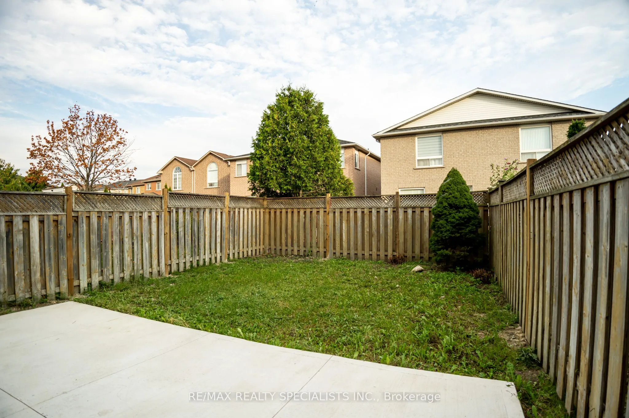 943 Khan Crescent