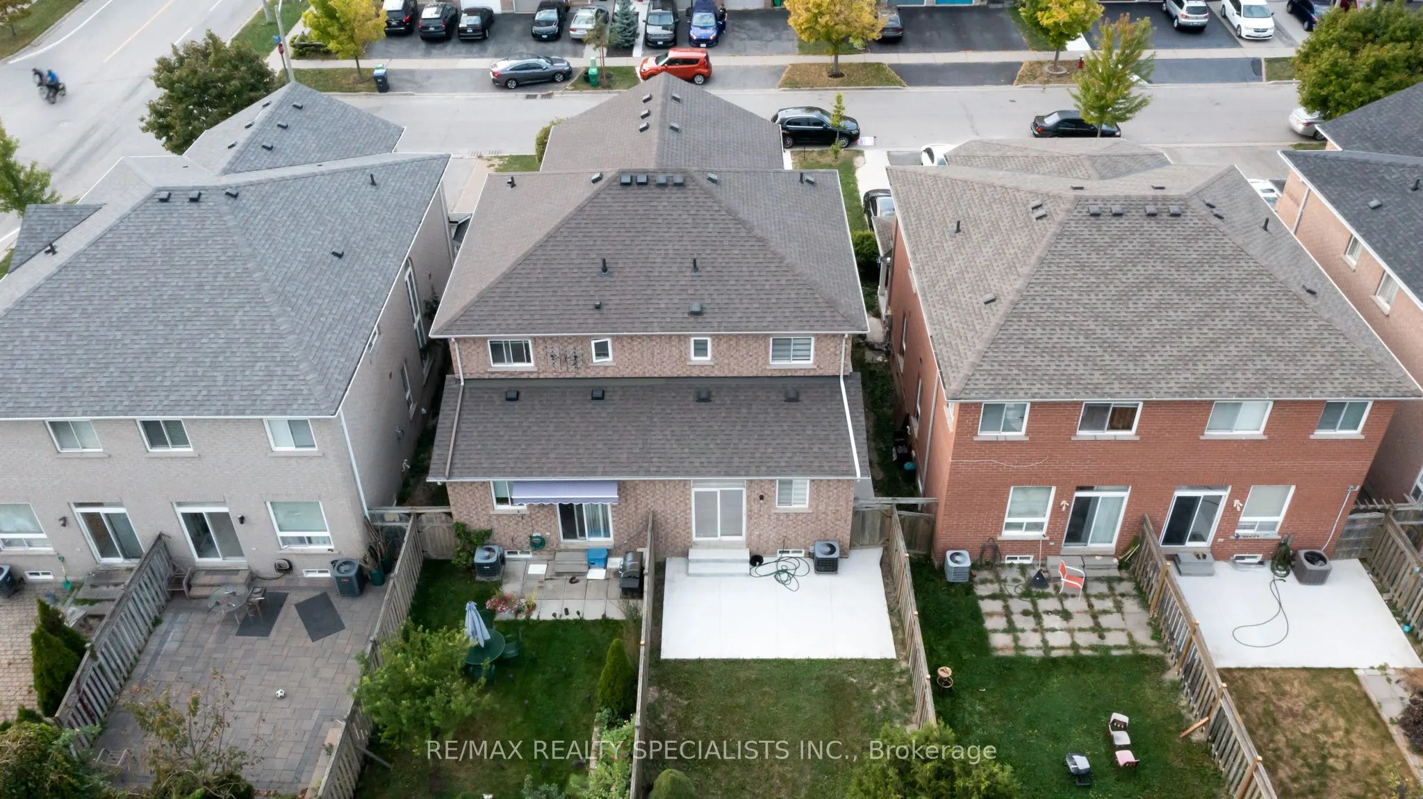 943 Khan Crescent