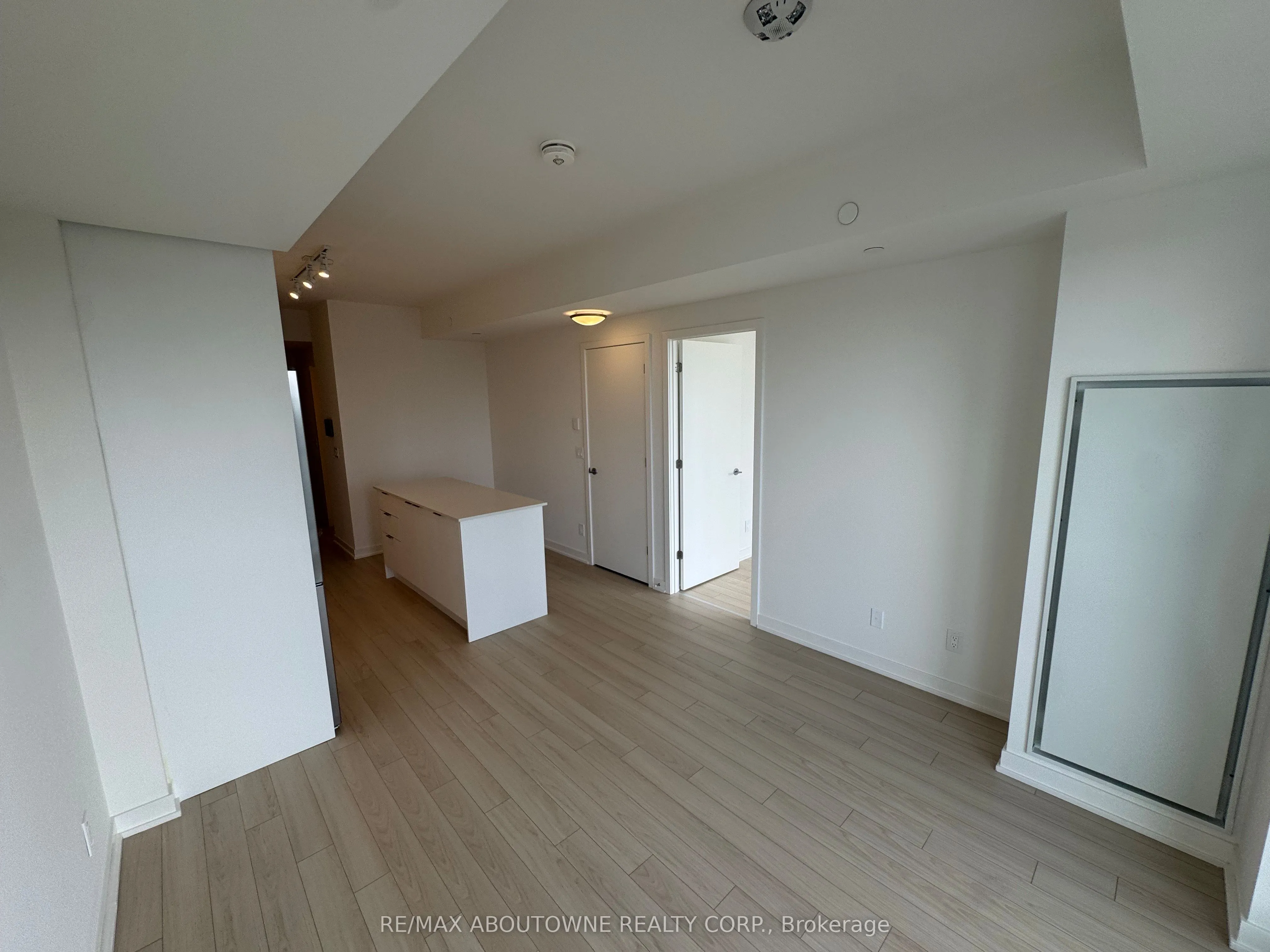 3079 Trafalgar Road, #1204