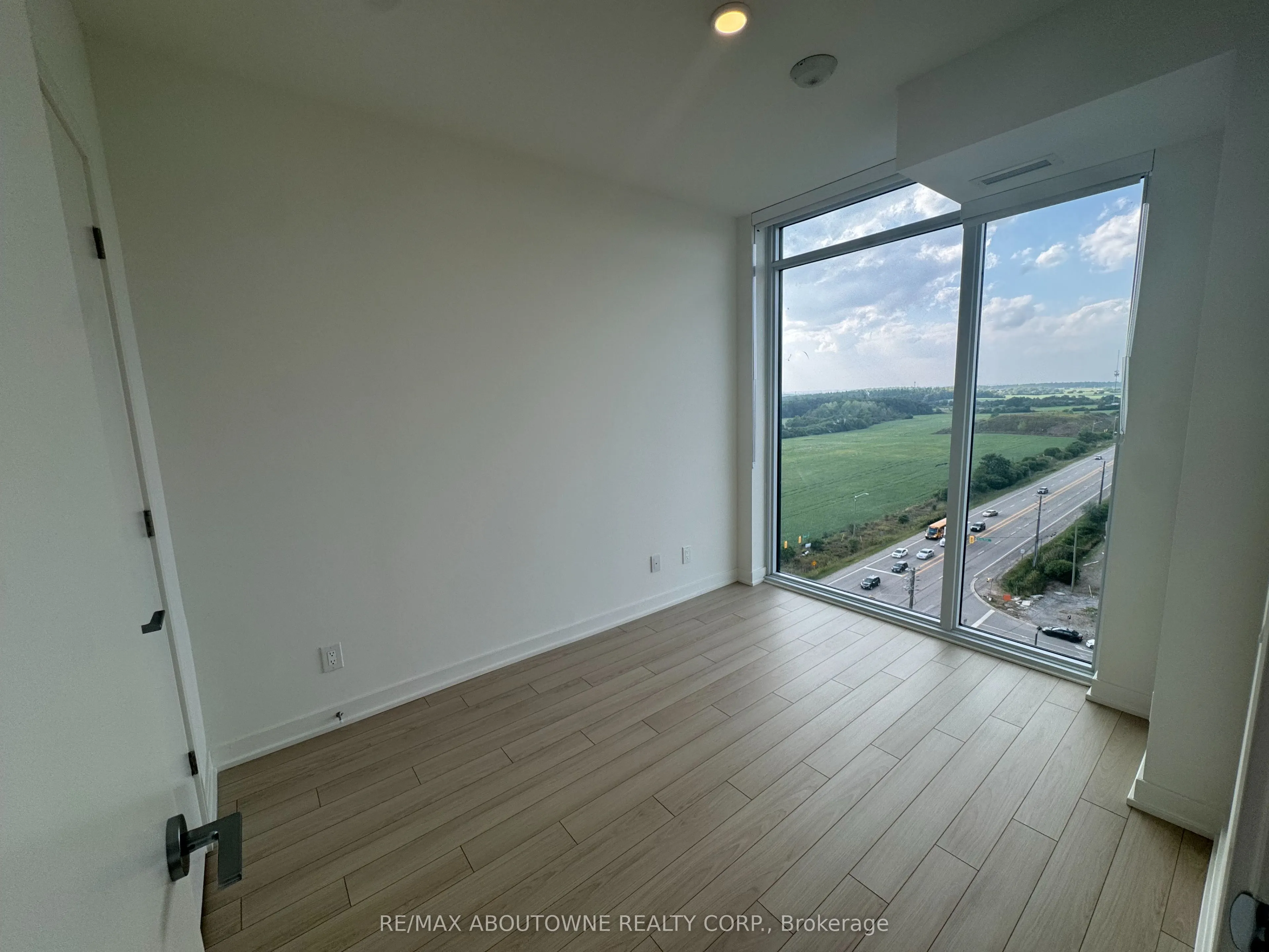 3079 Trafalgar Road, #1204