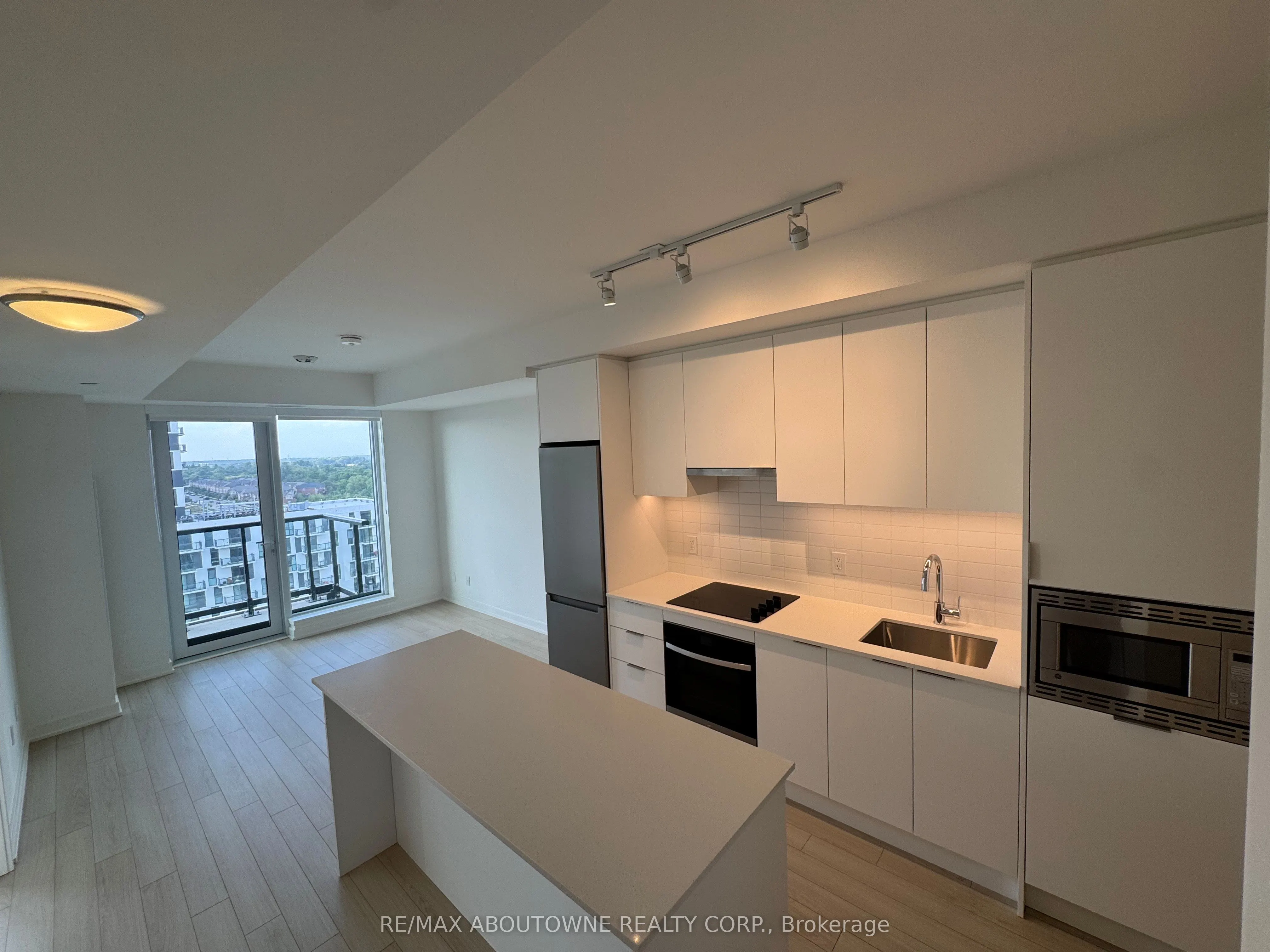 3079 Trafalgar Road, #1204