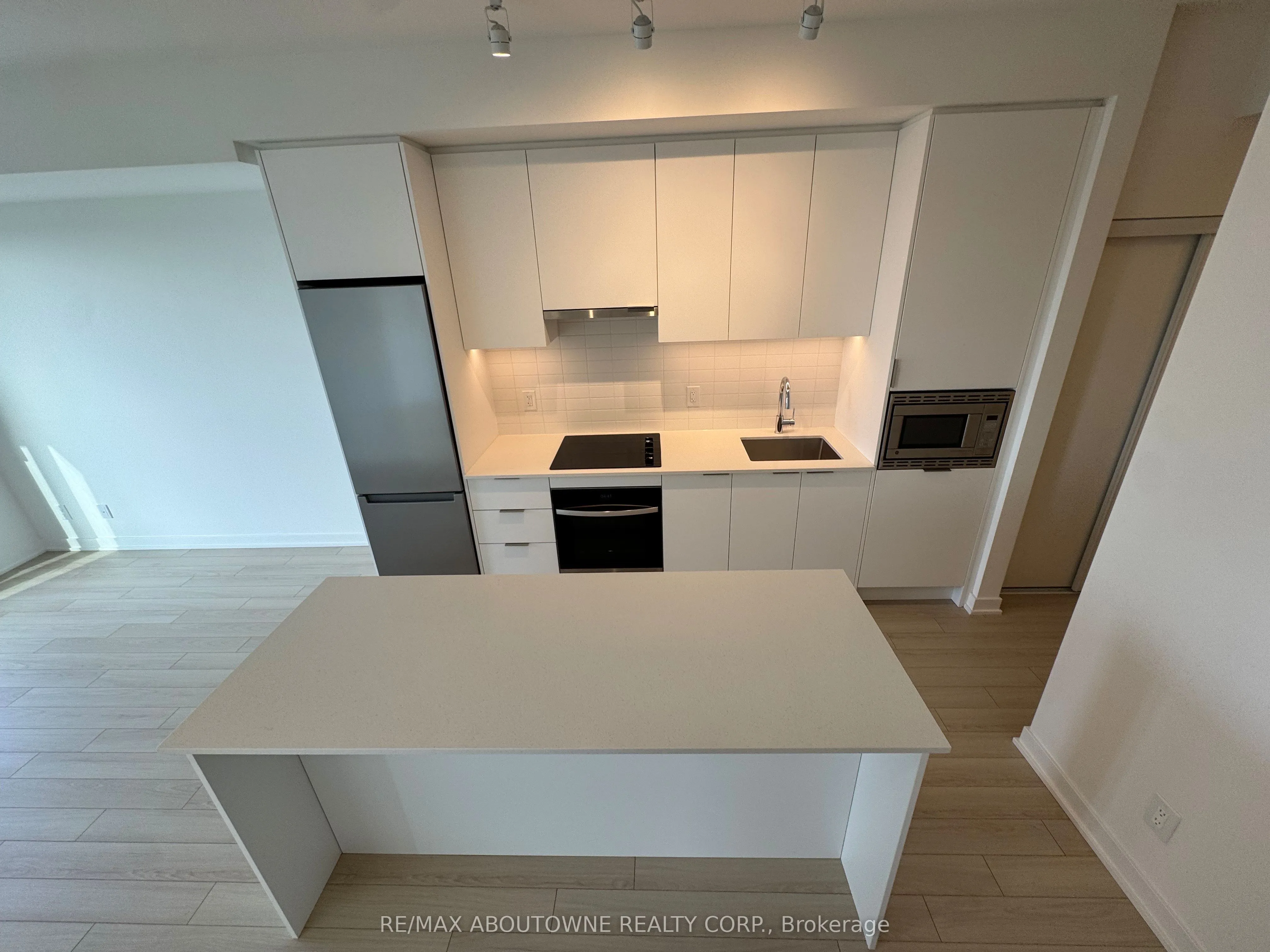 3079 Trafalgar Road, #1204