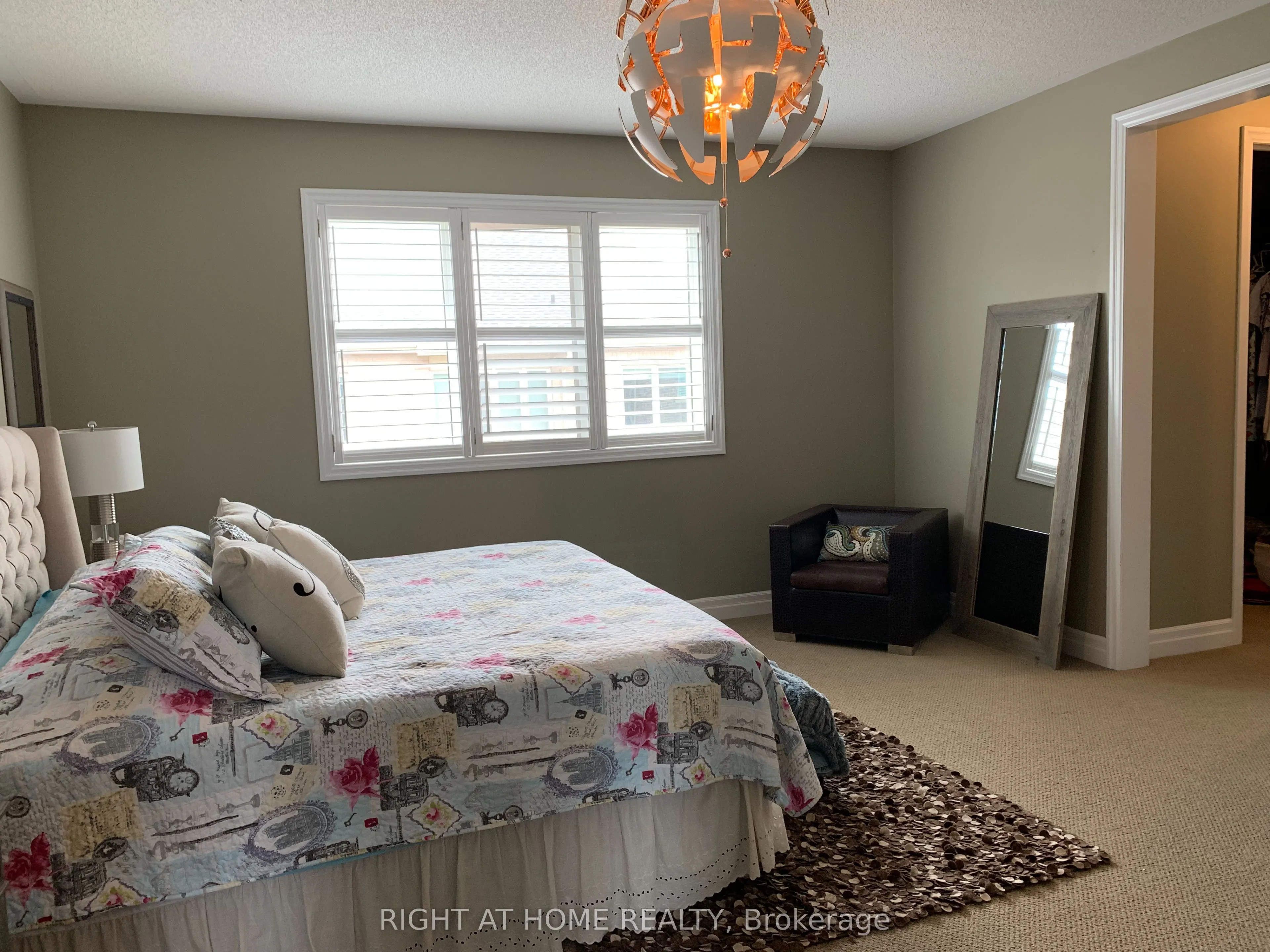 163 Magnolia Crescent
