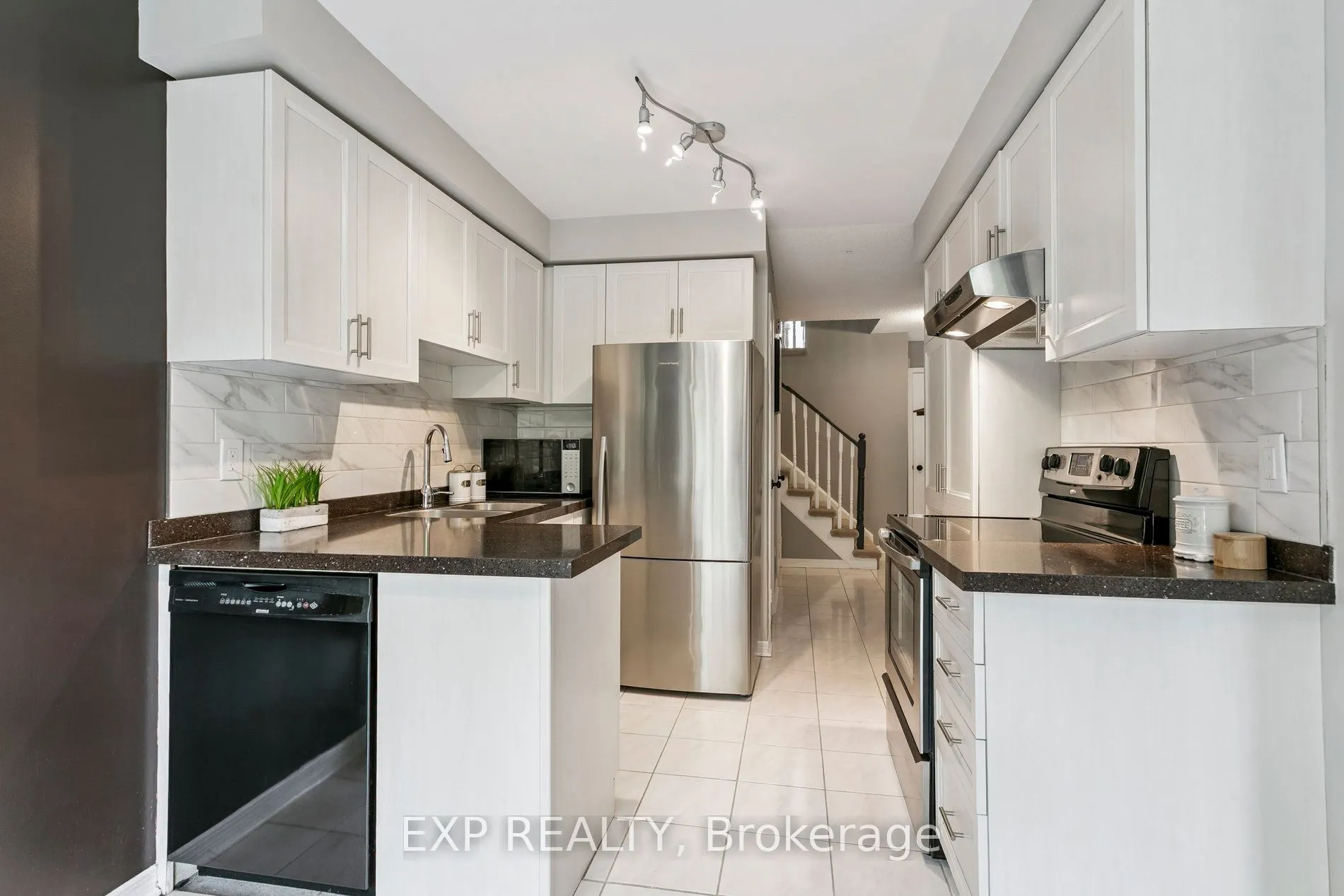 2006 Glenada Crescent, #5