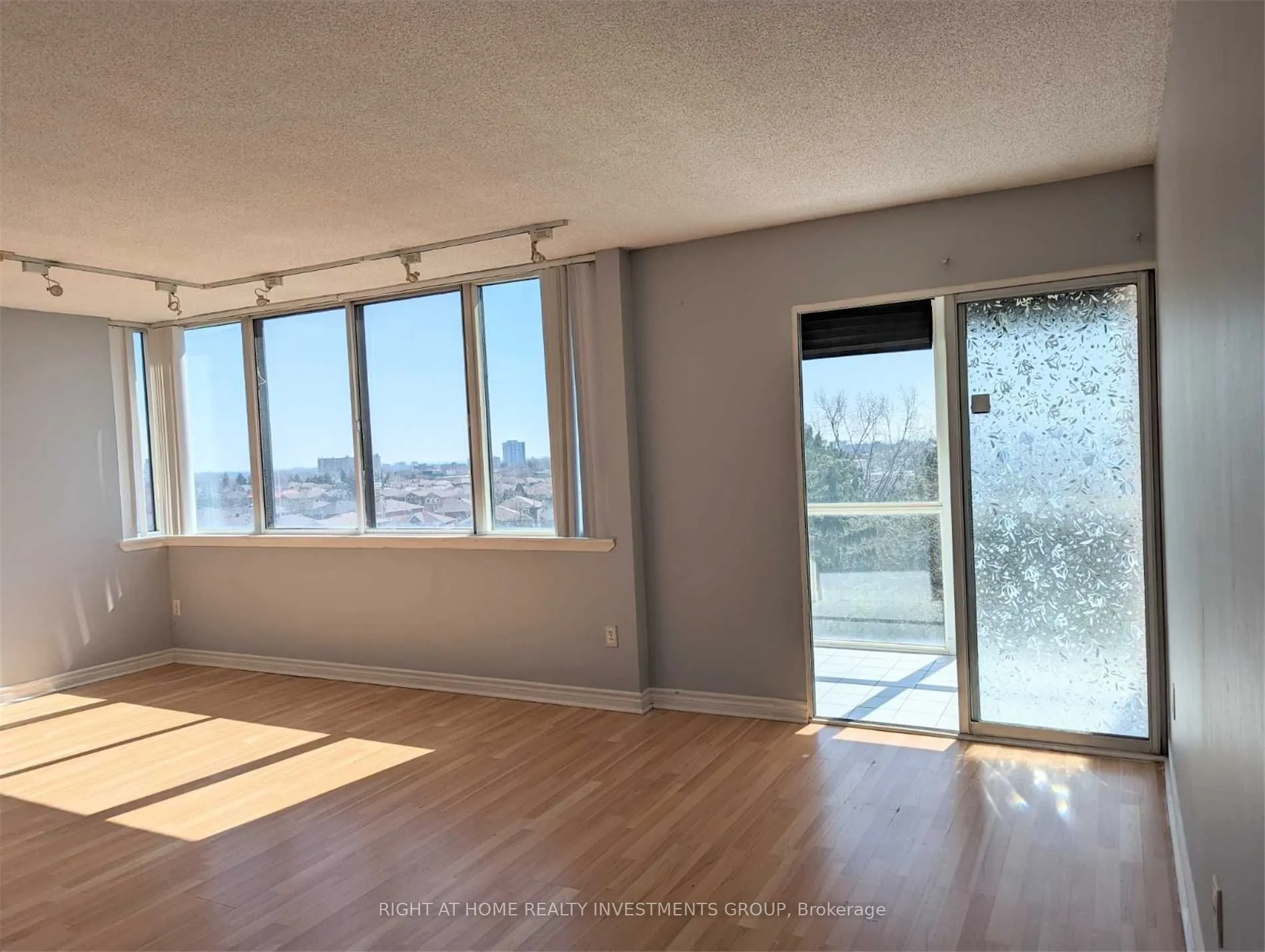 350 Webb Drive, #512