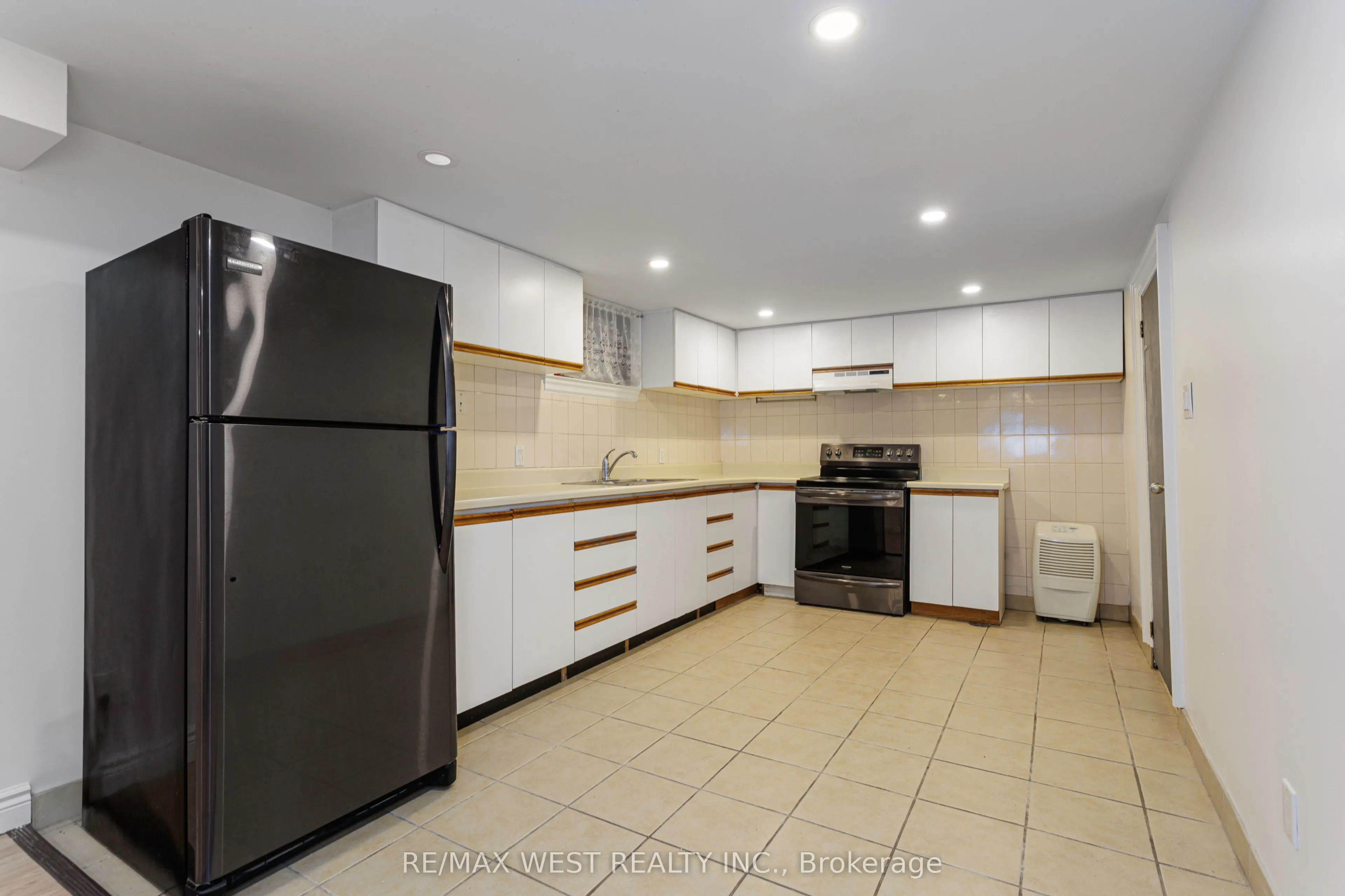 111 Galley Avenue, #bsmt