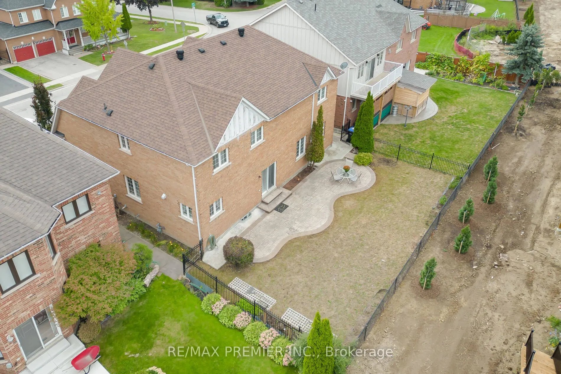 6 Donwoods Court
