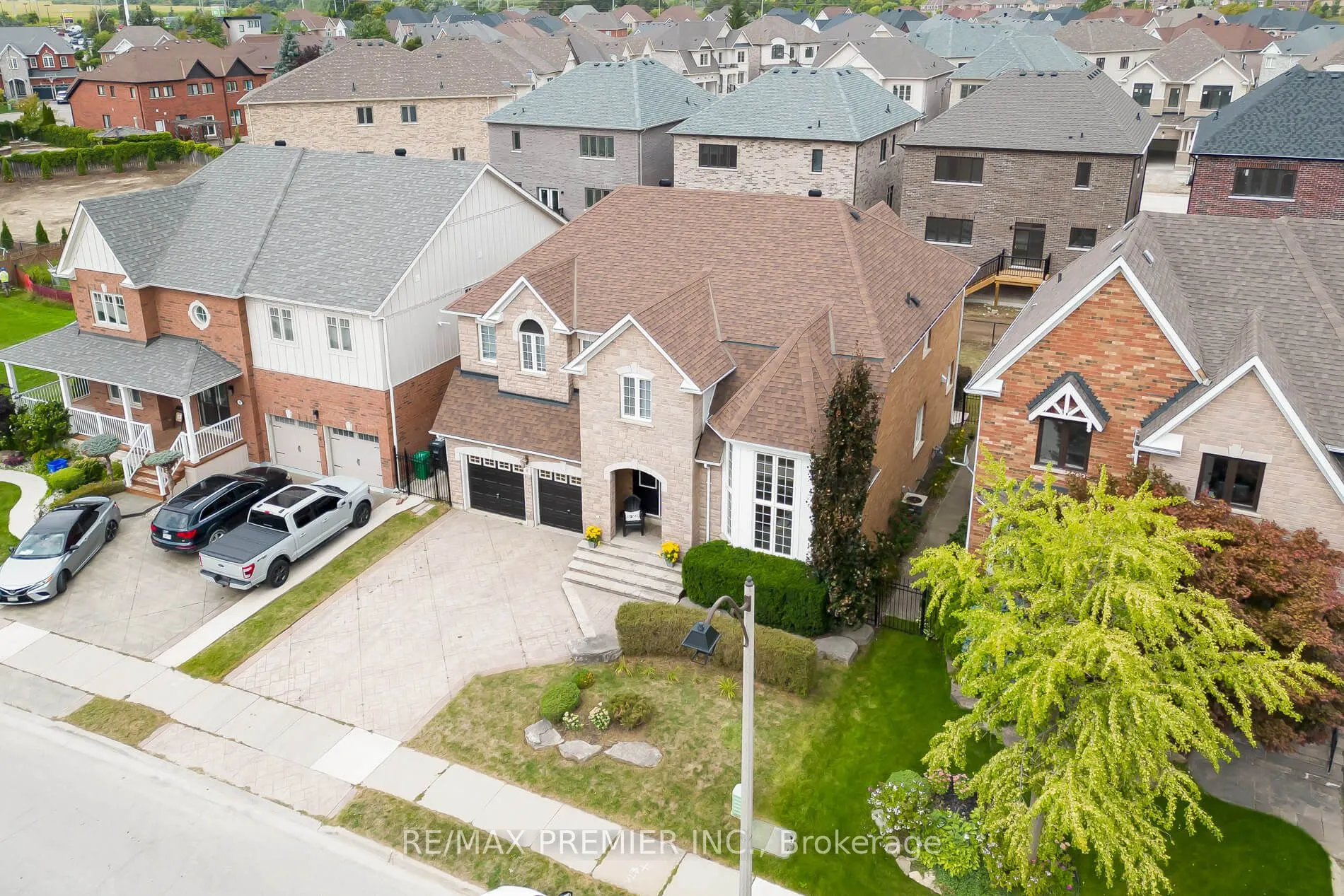 6 Donwoods Court