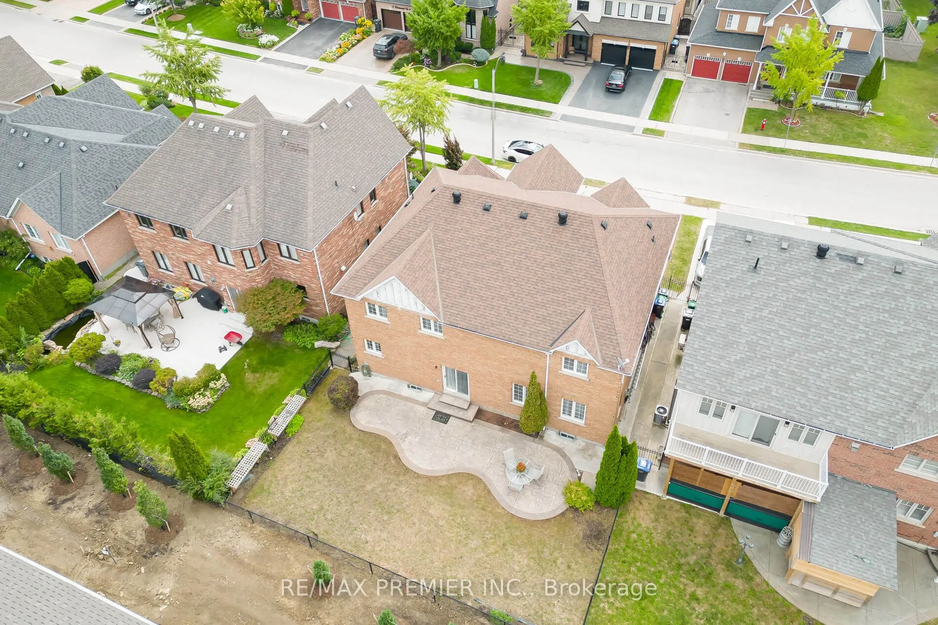 6 Donwoods Court