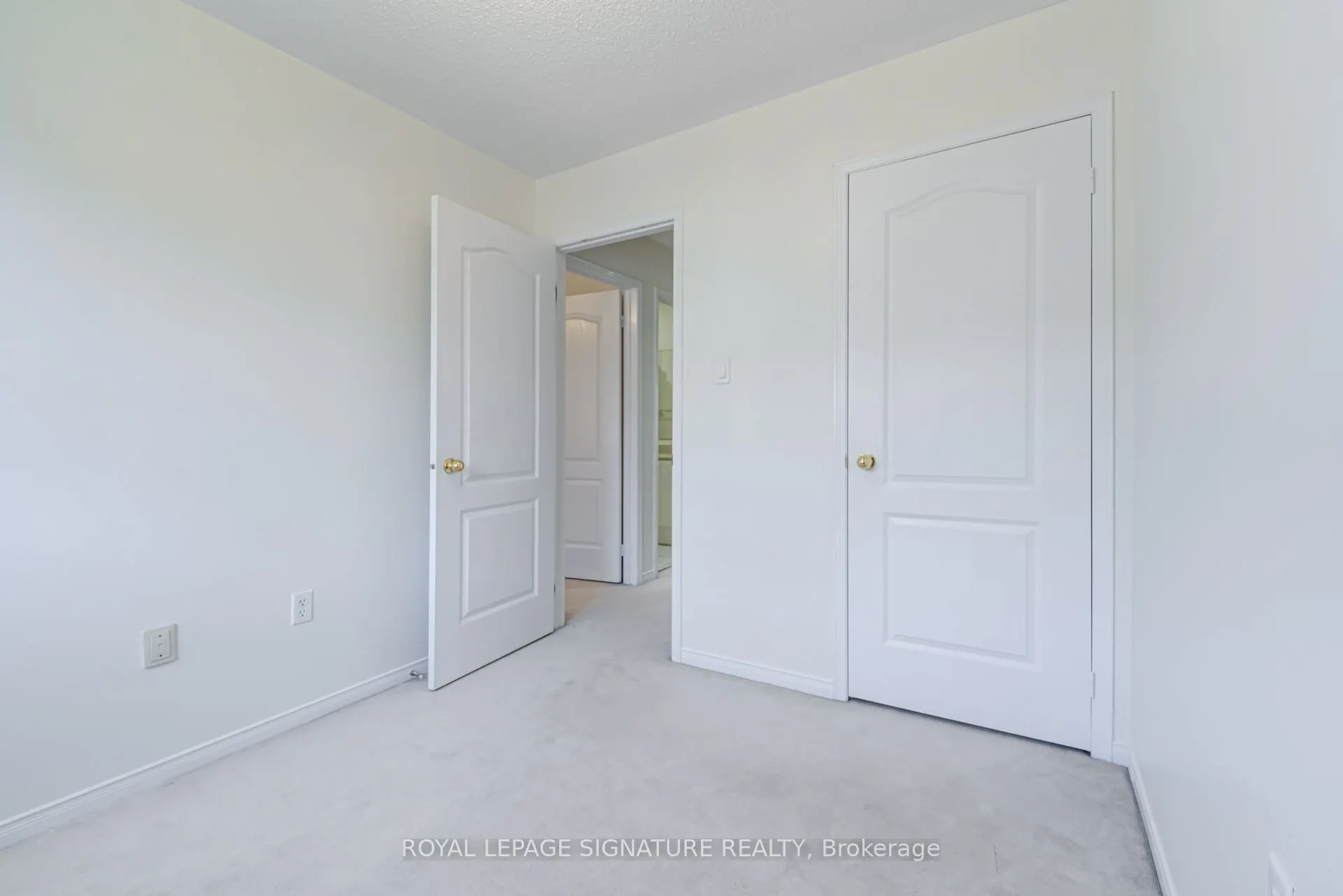 5530 Glen Erin Drive, #137