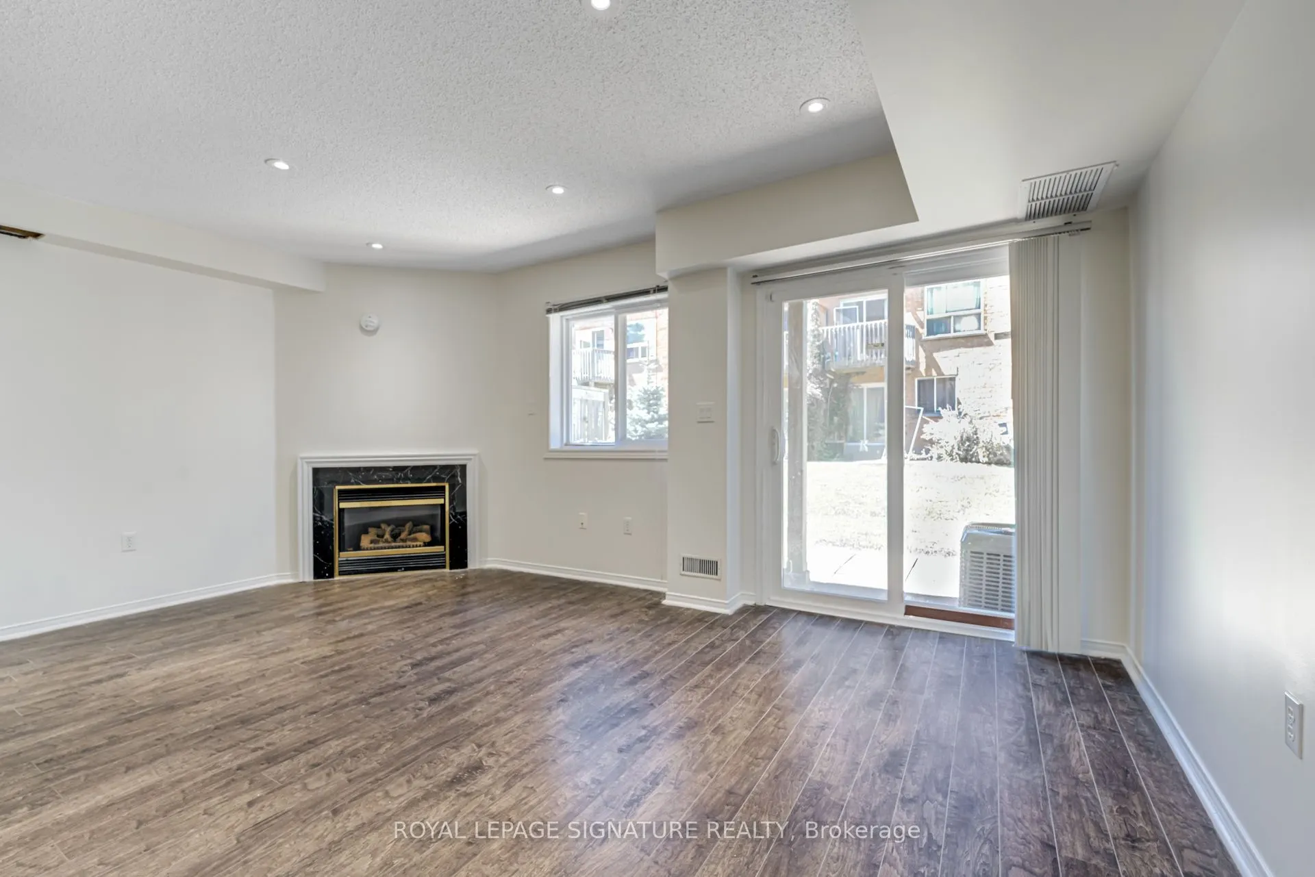 5530 Glen Erin Drive, #137