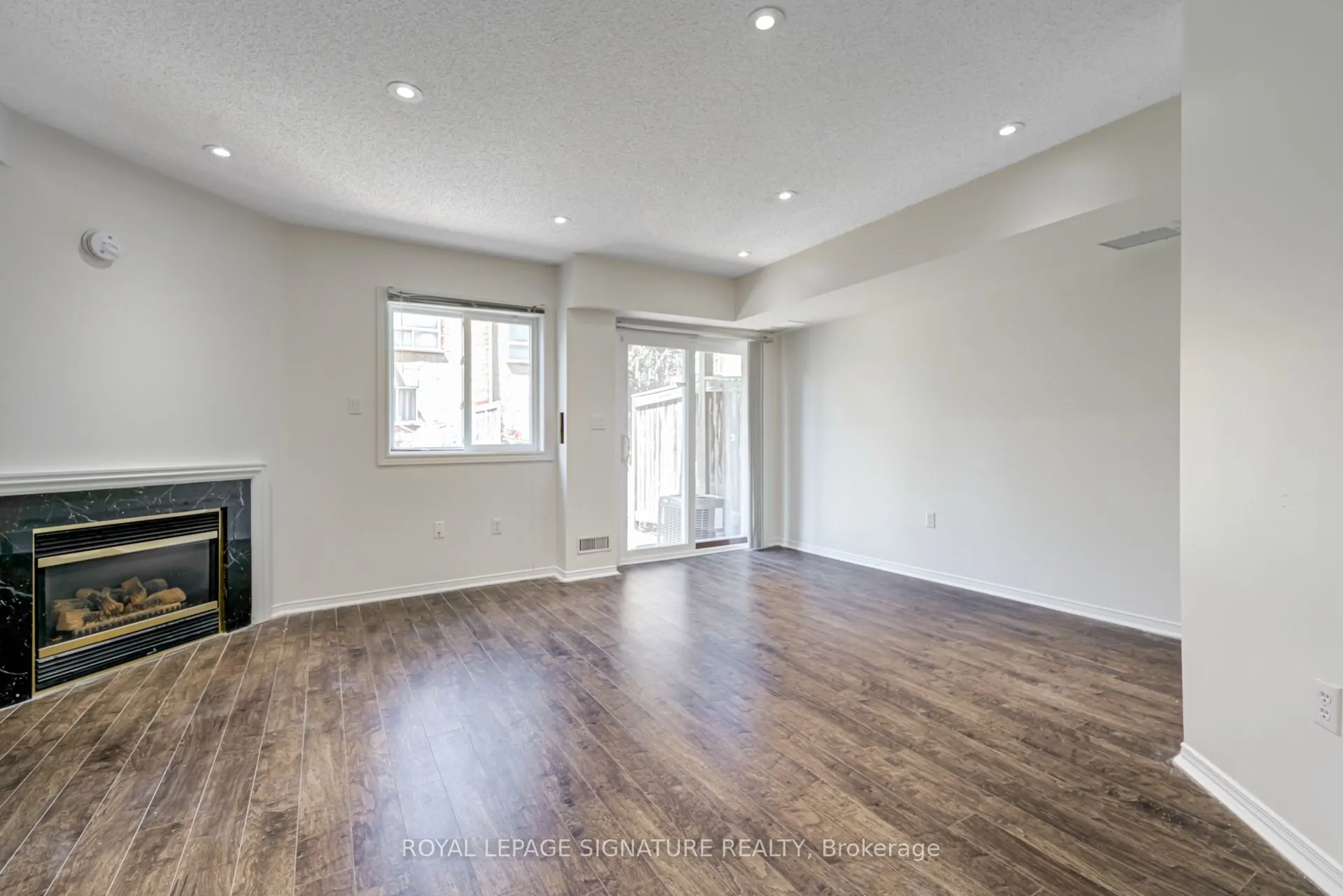 5530 Glen Erin Drive, #137