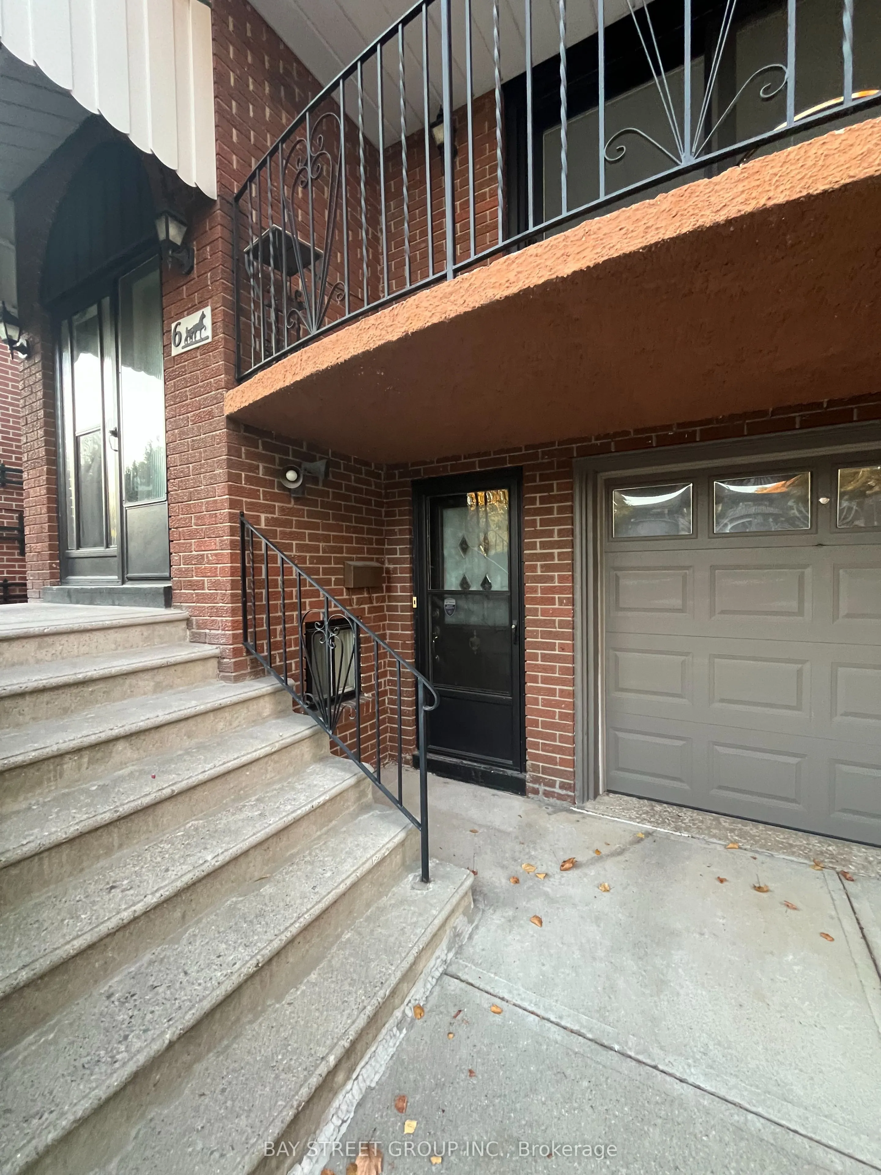 6 Romanway Crescent