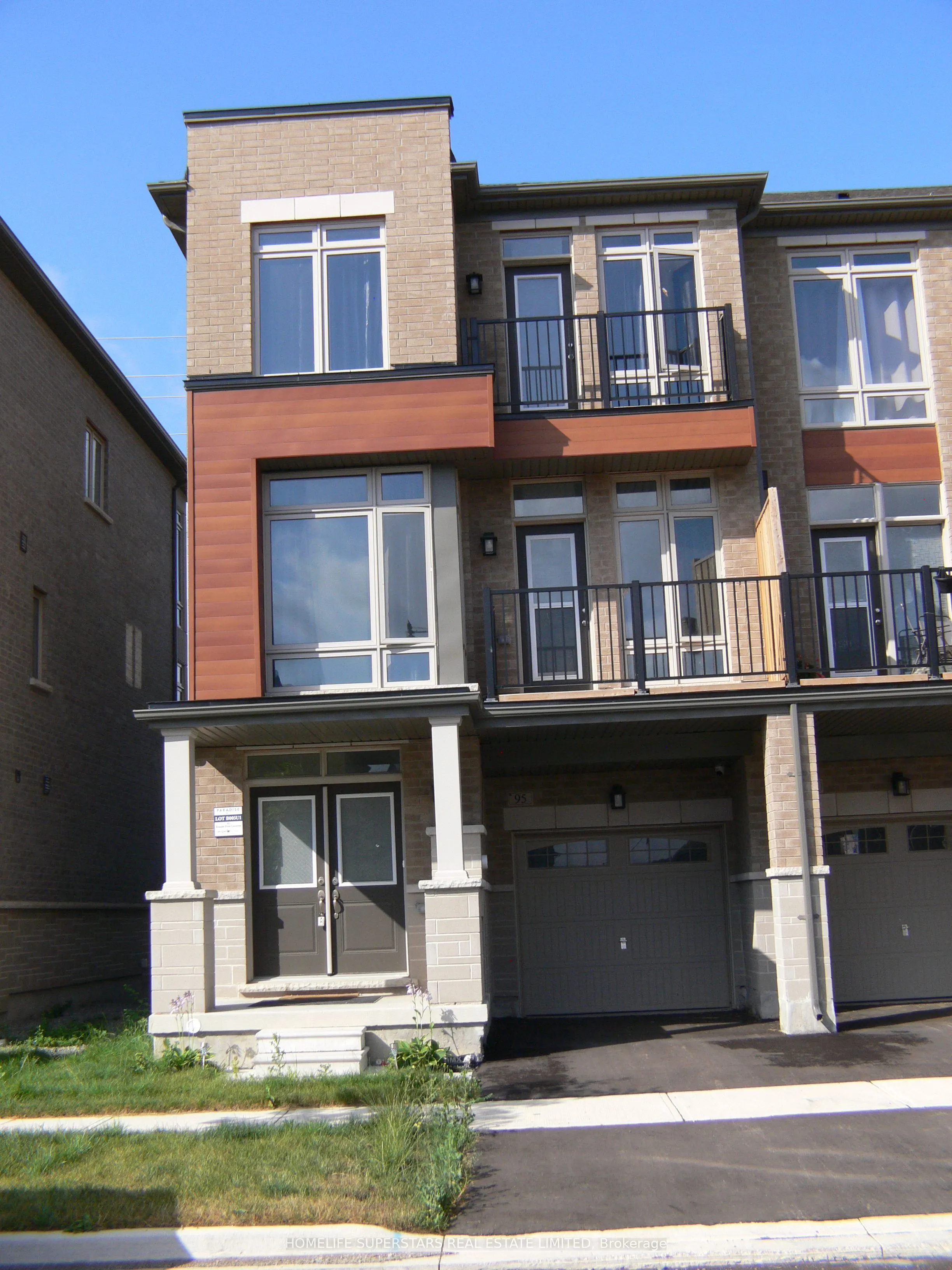 95 Donald Ficht Crescent