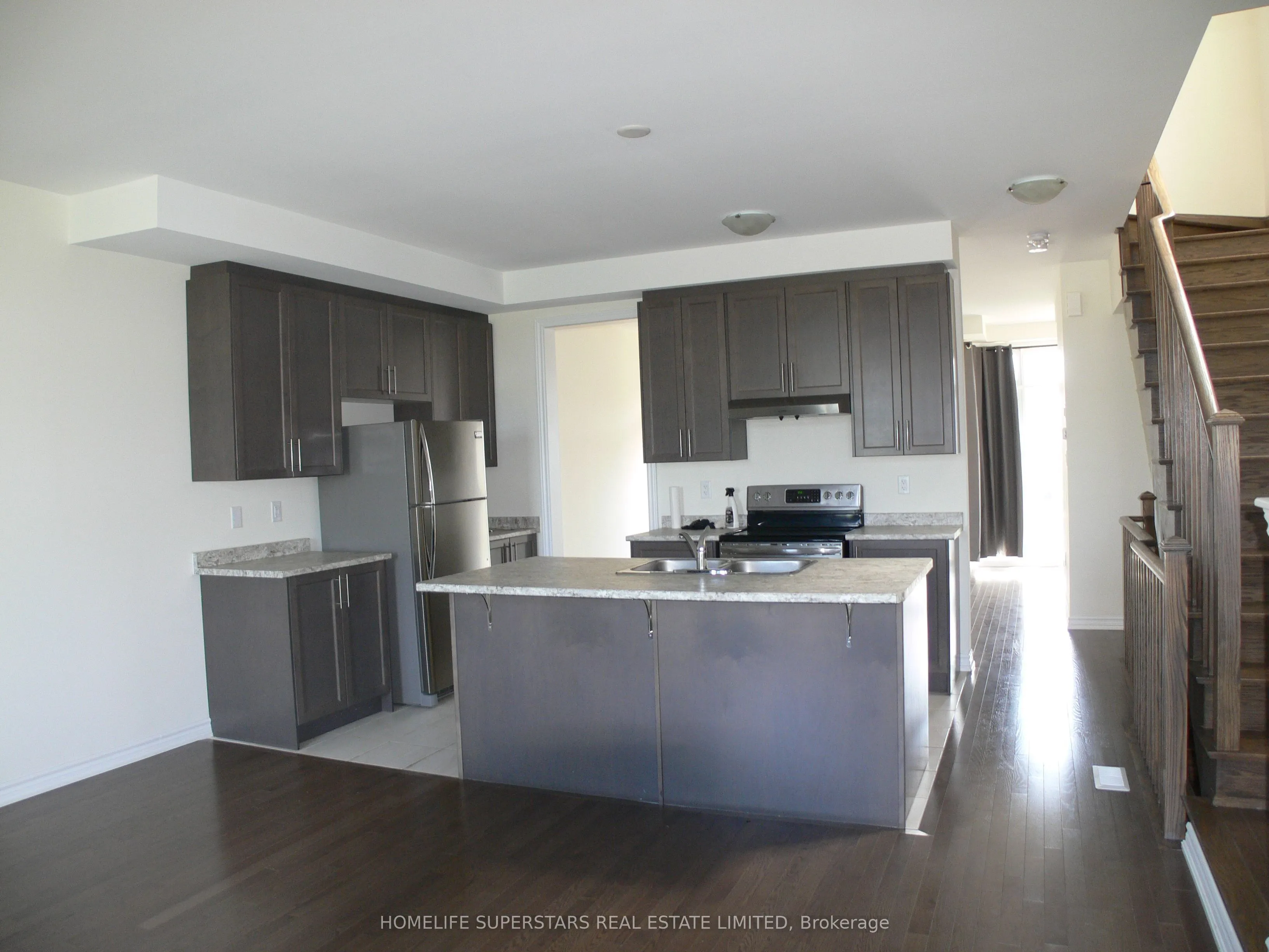 95 Donald Ficht Crescent