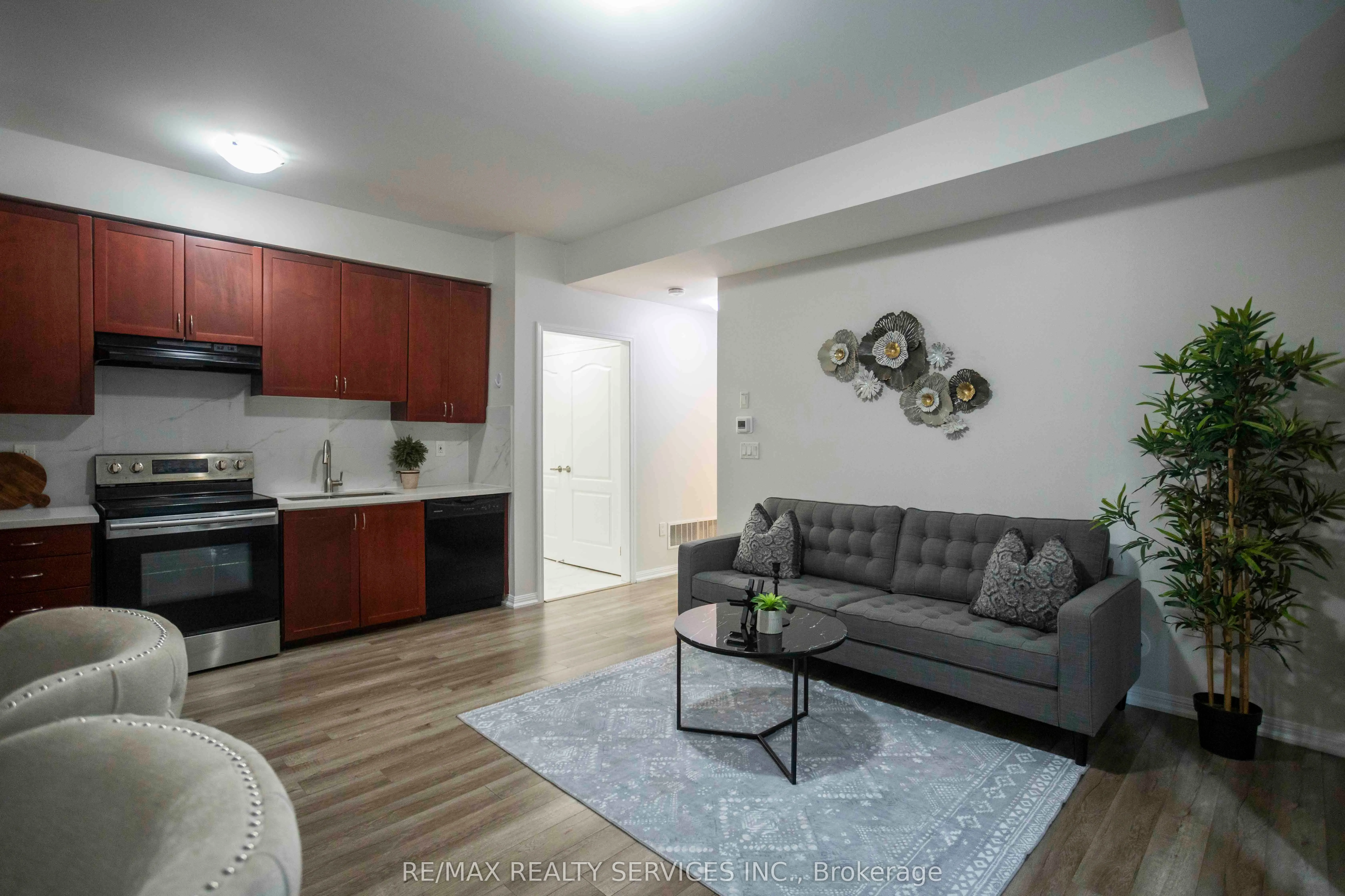3100 Boxford Crescent, #8