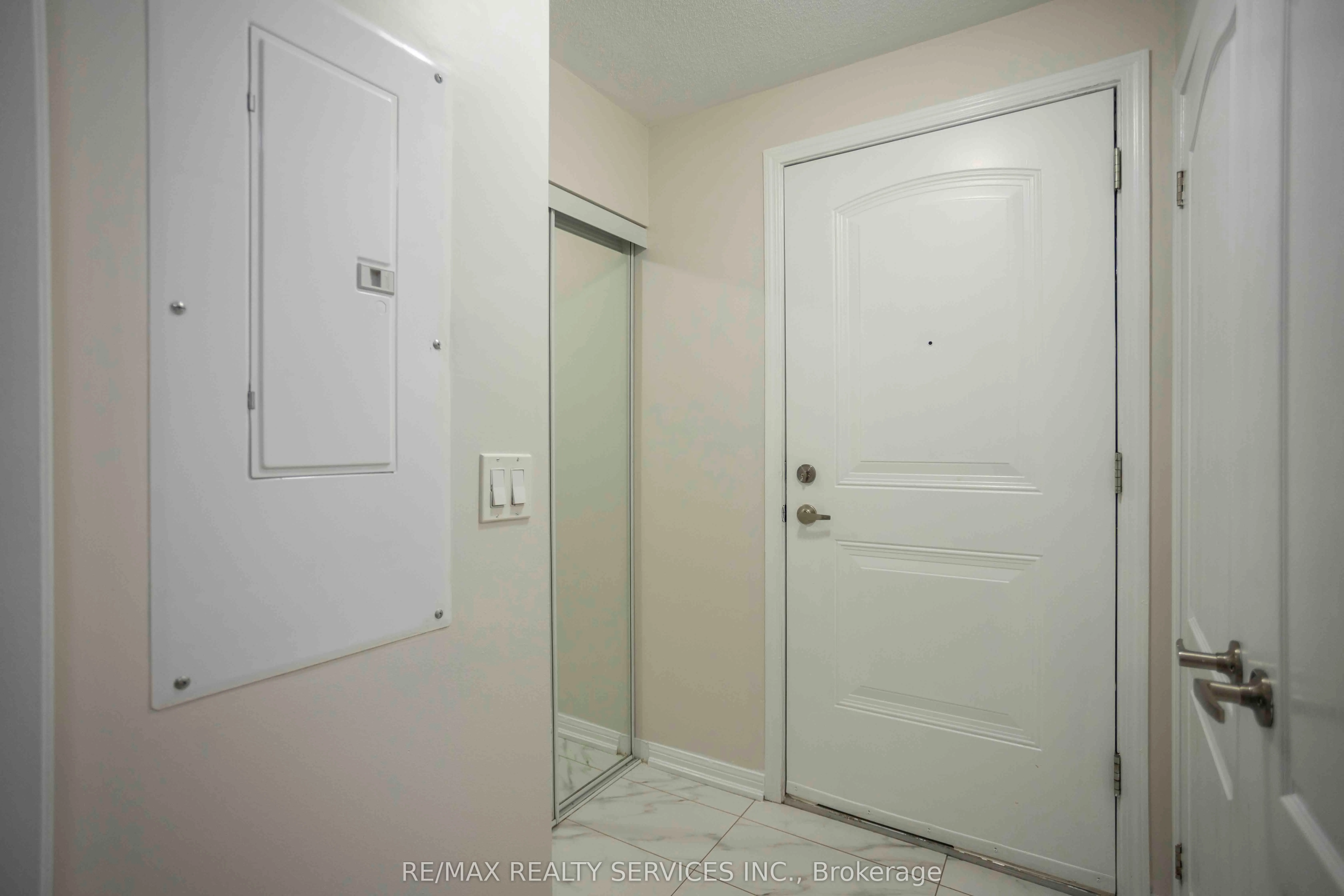 3100 Boxford Crescent, #8